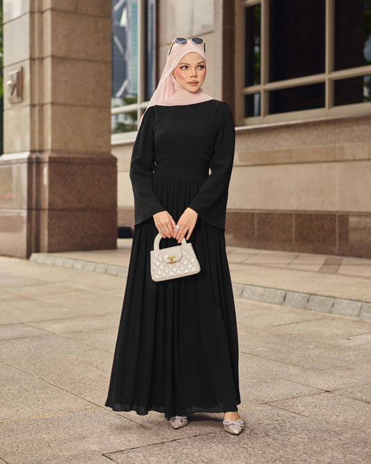 LYRA PLEATED DRESS (BLACK)