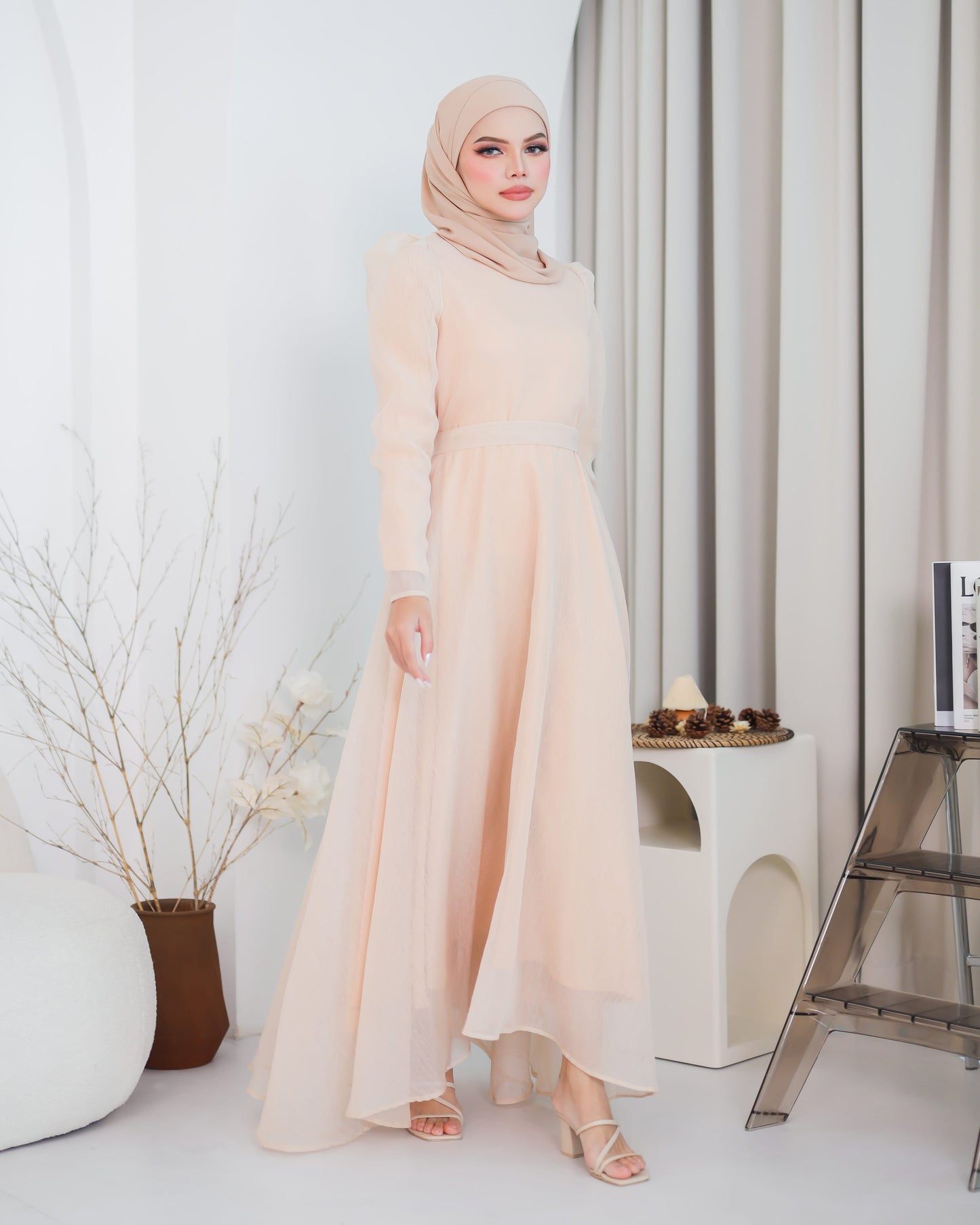 CARMEN DRESS (NUDE)