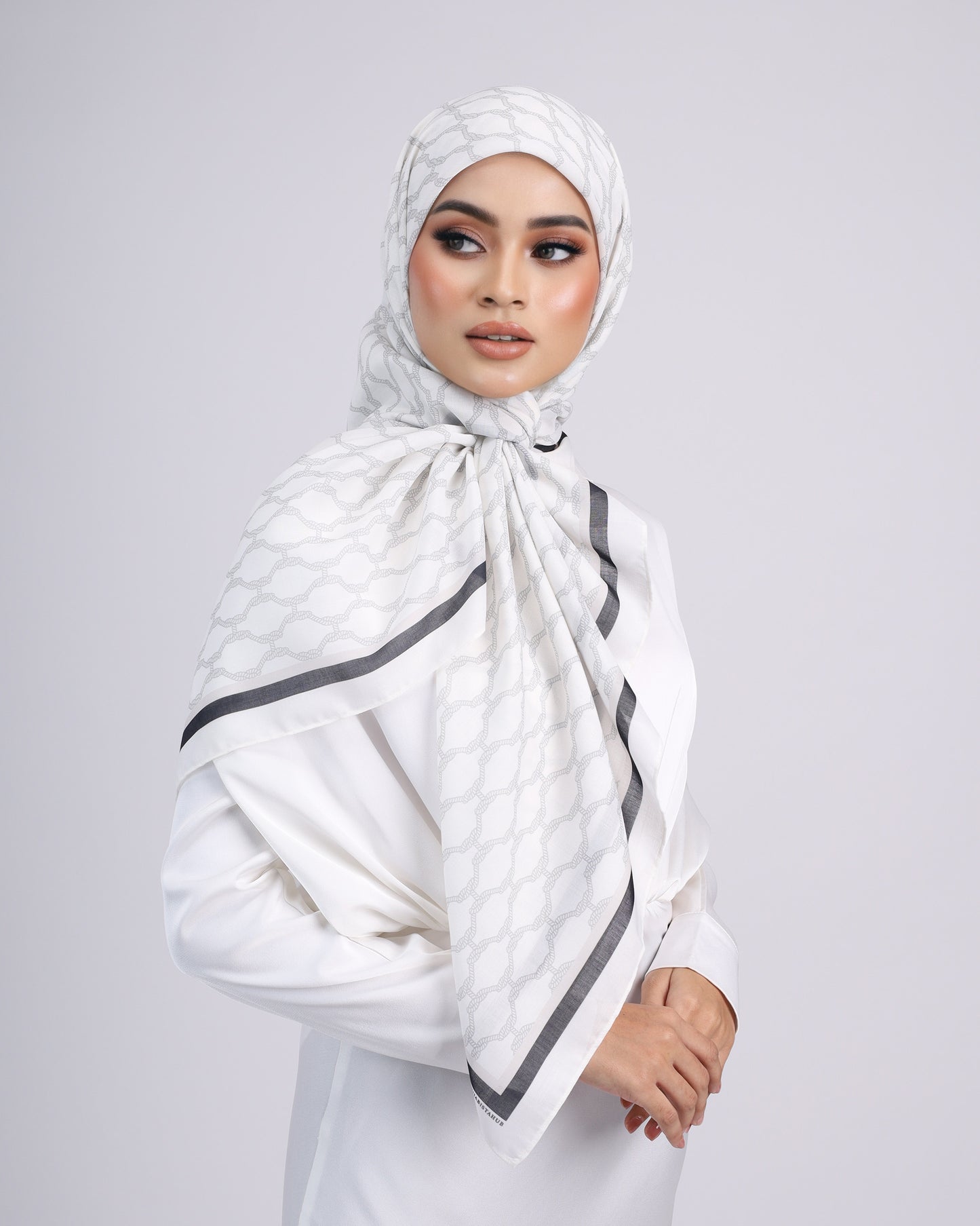 HH MONOGRAM BAWAL (WHITE)