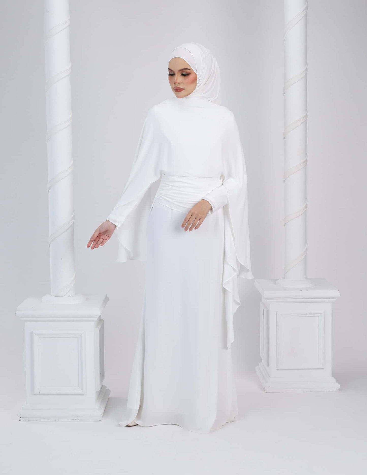 HYRA DRESS (OFF WHITE)