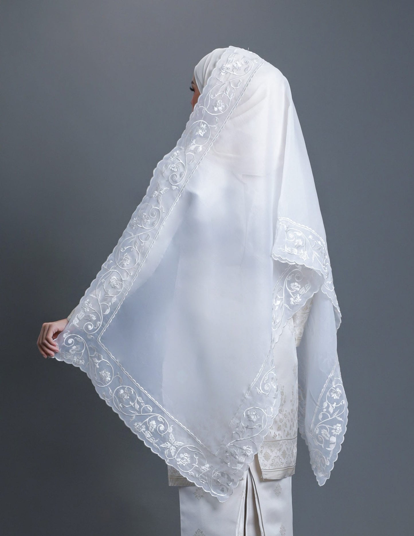 JUWITA VEIL (OFF WHITE)