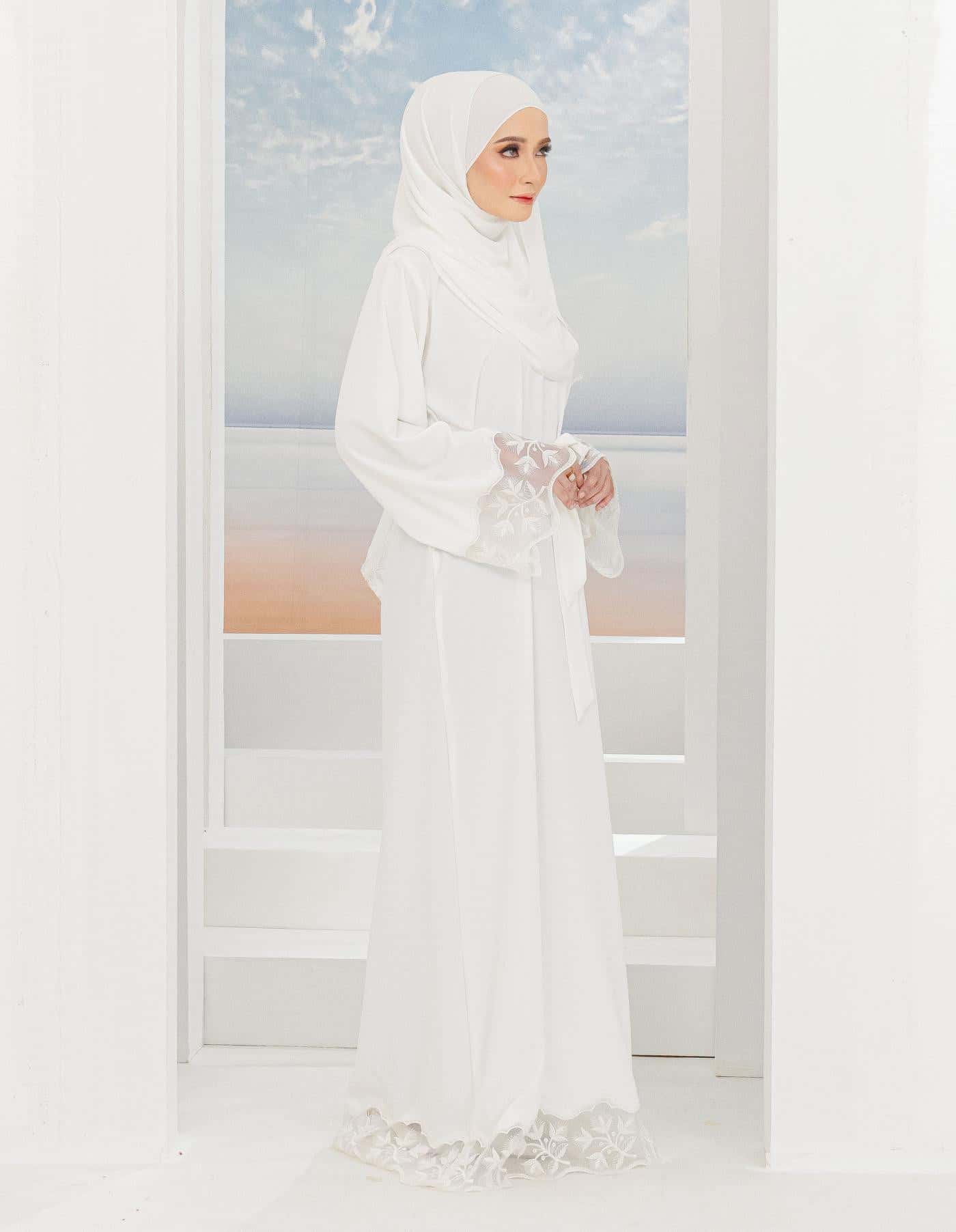 KAIRINA ABAYA (OFF WHITE)