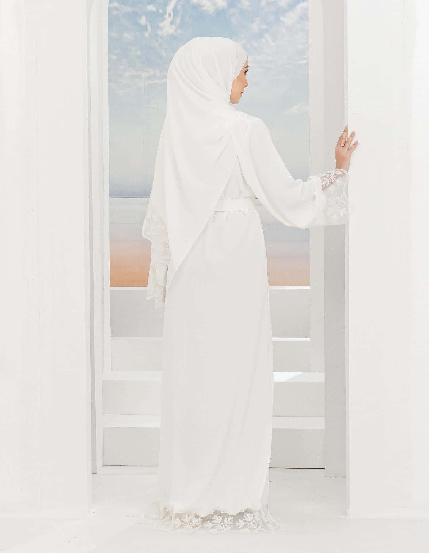 KAIRINA ABAYA (OFF WHITE)