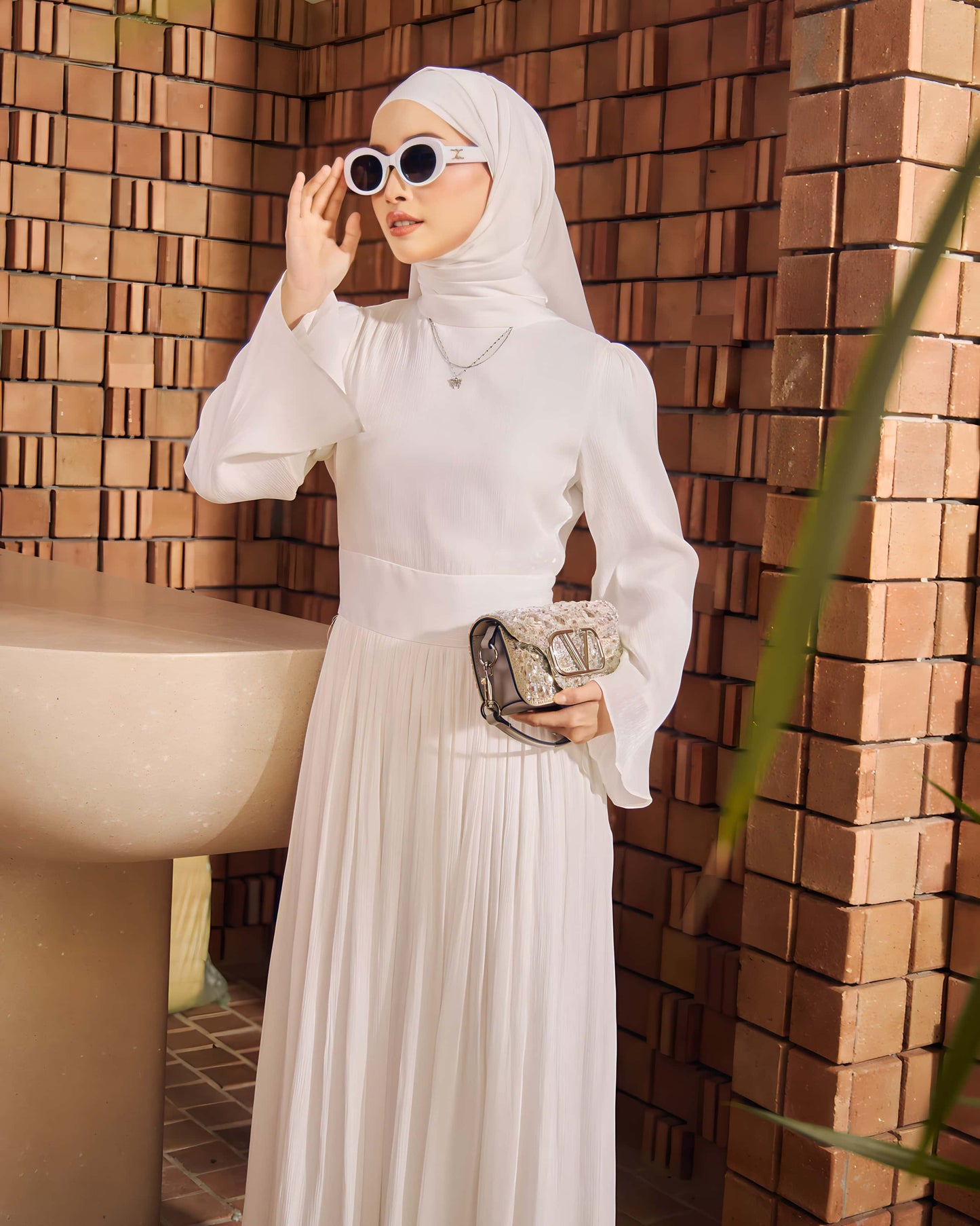 MINOR DEFECT LISA PLEATED DRESS (OFF WHITE)