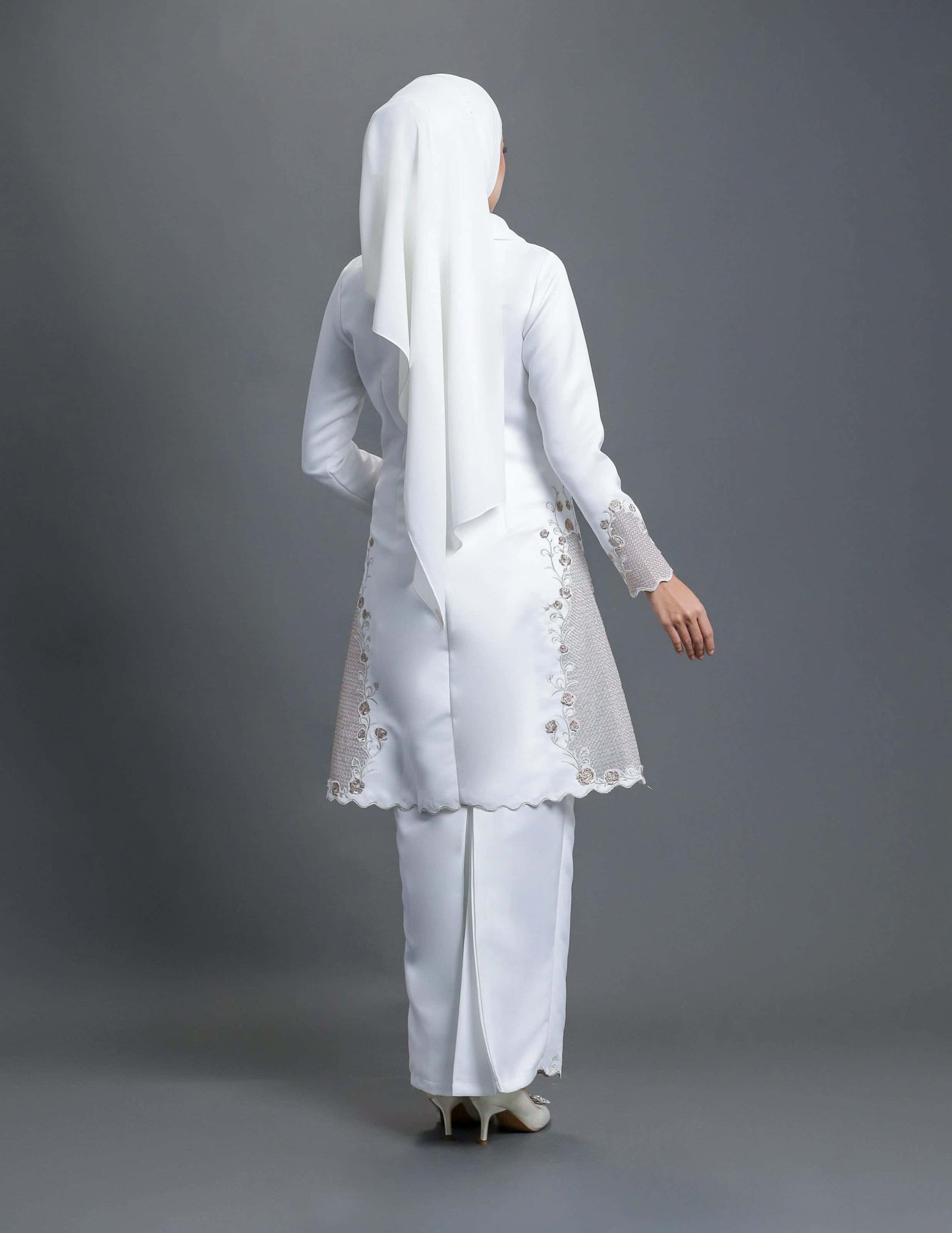 MINOR DEFECT LAILA KURUNG (OFF WHITE)