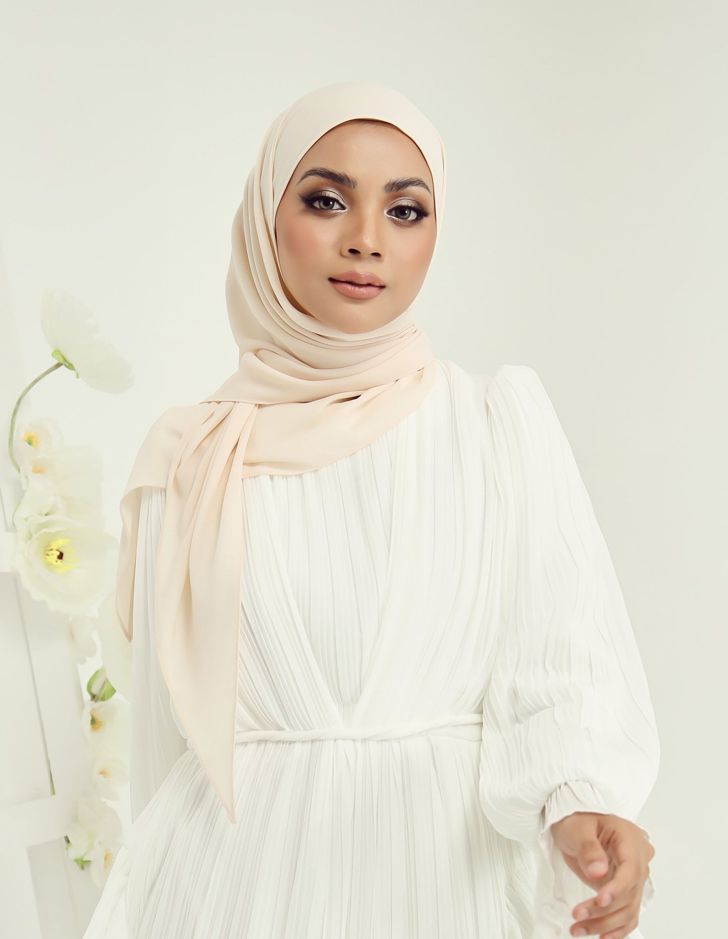 NIA BAWAL (NUDE)