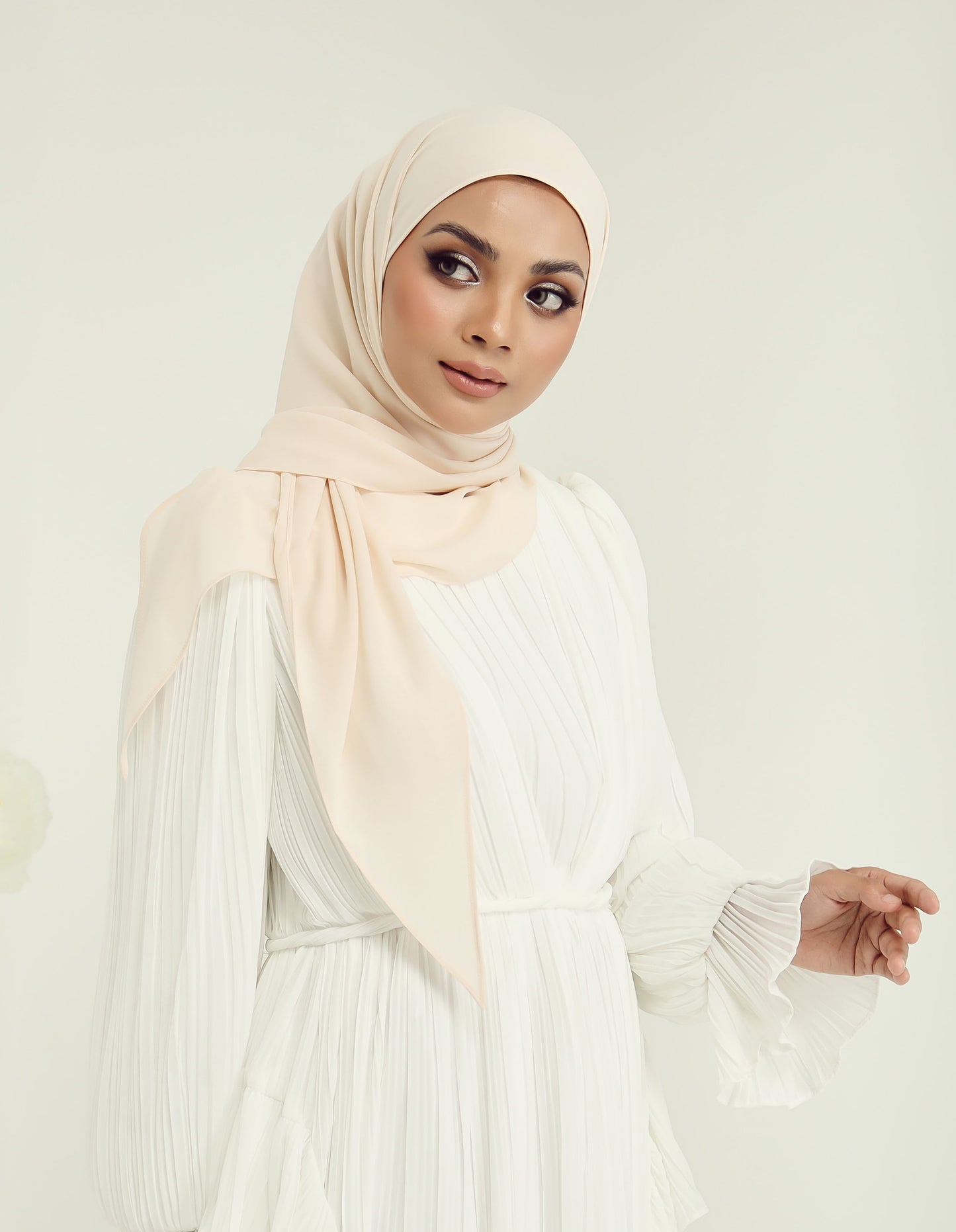 NIA BAWAL (NUDE)