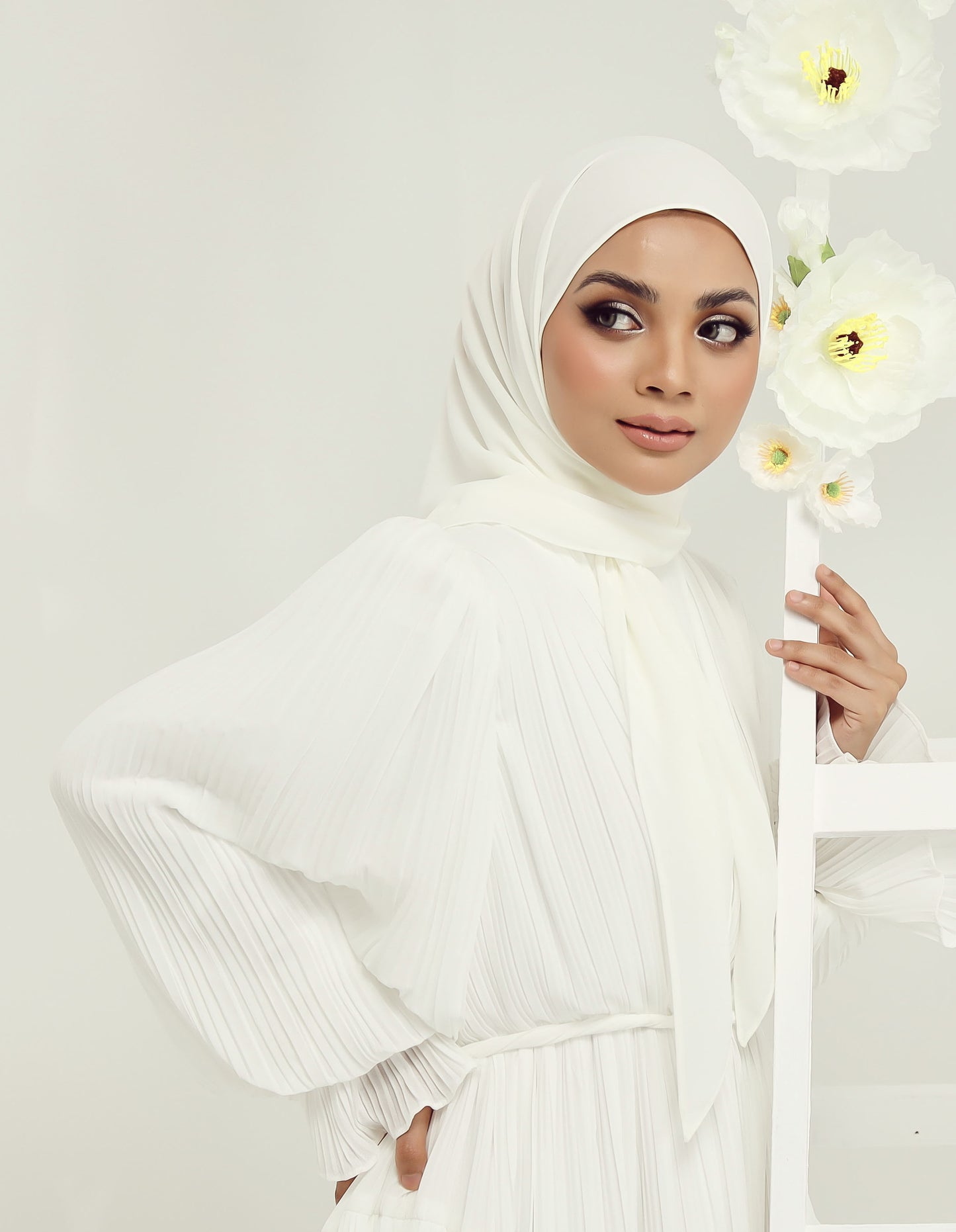 NIA BAWAL (OFF WHITE)