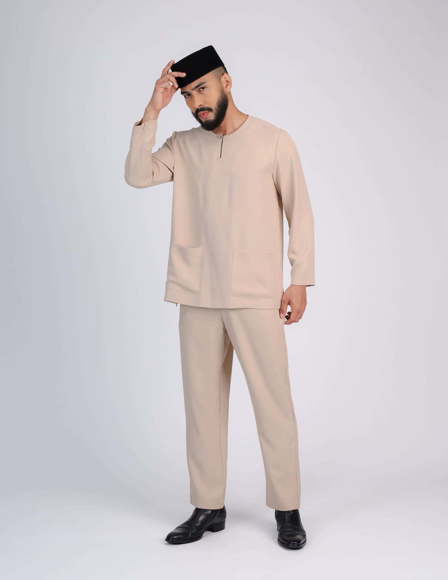 OMAR TELUK BELANGA (NUDE)