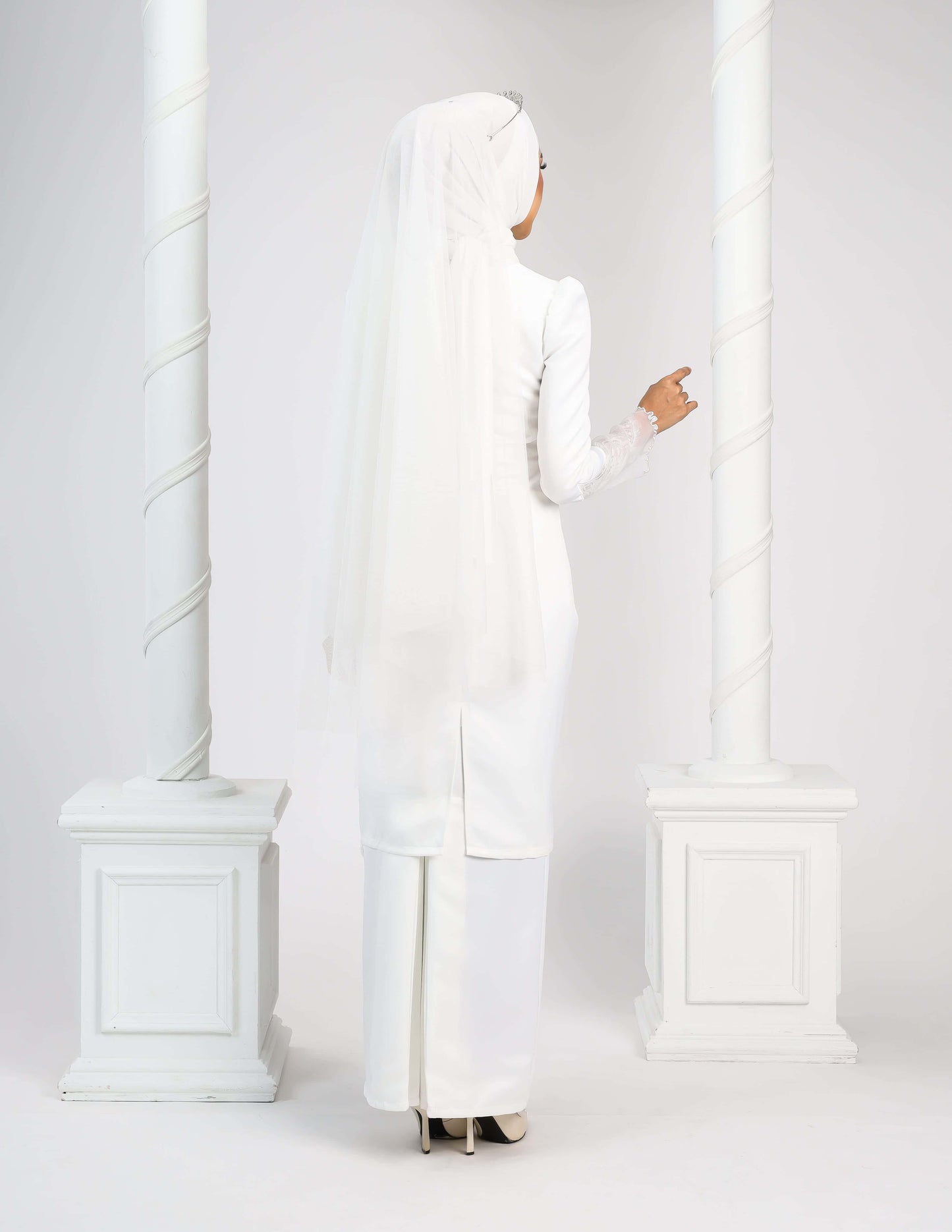 MINOR DEFECT RATNA KURUNG (OFF WHITE)