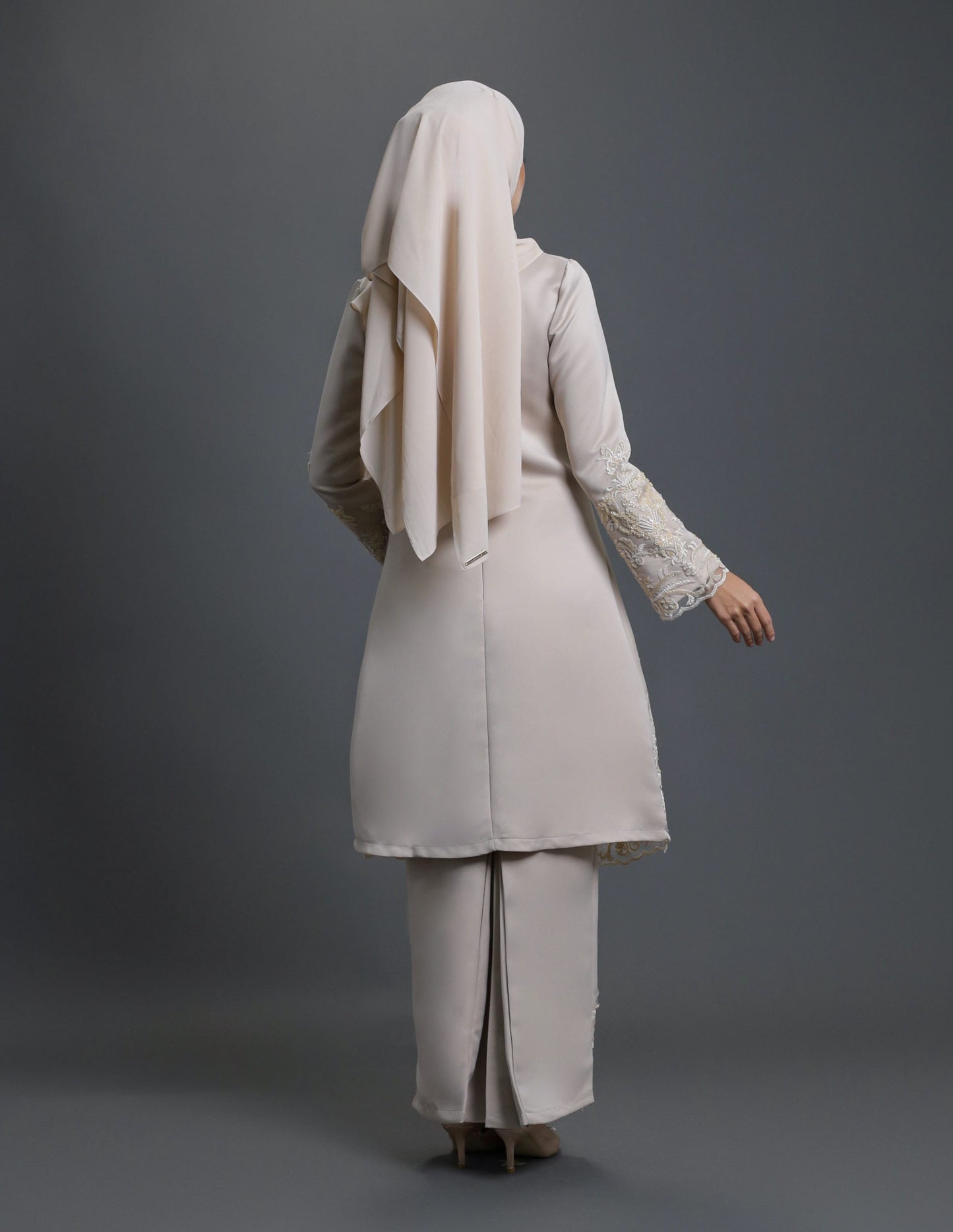 SALOMA KURUNG (CHAMPAGNE)