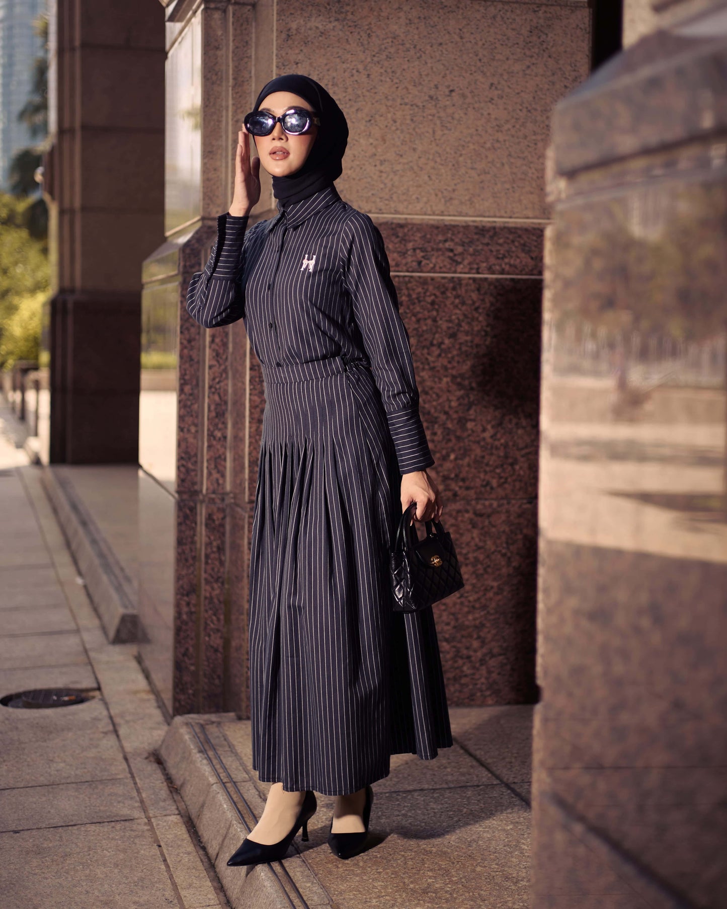 AURORA STRIPES (BLACK)
