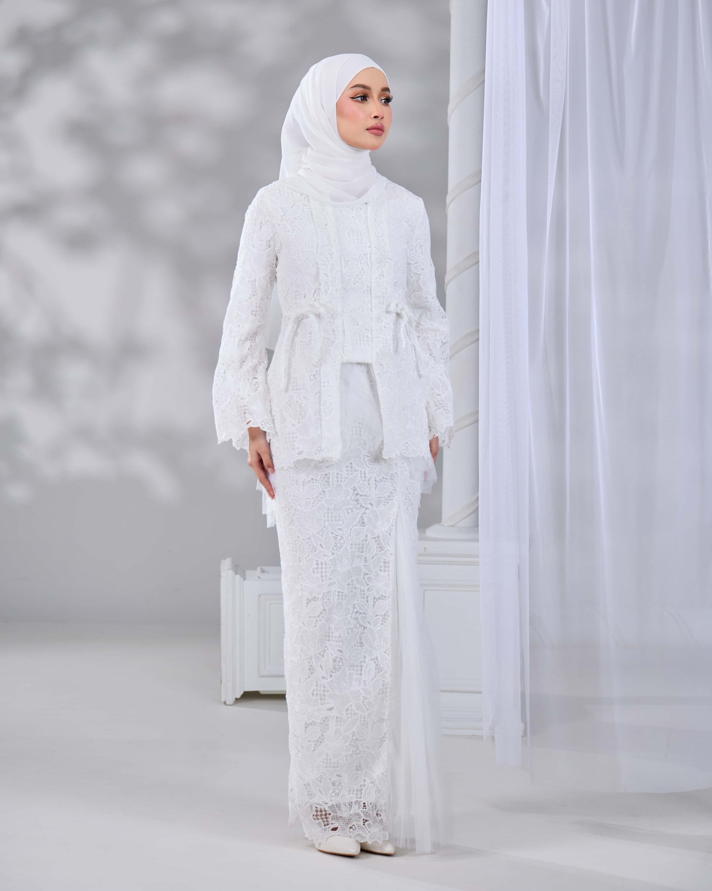 HANANIA KEBAYA (OFF WHITE)