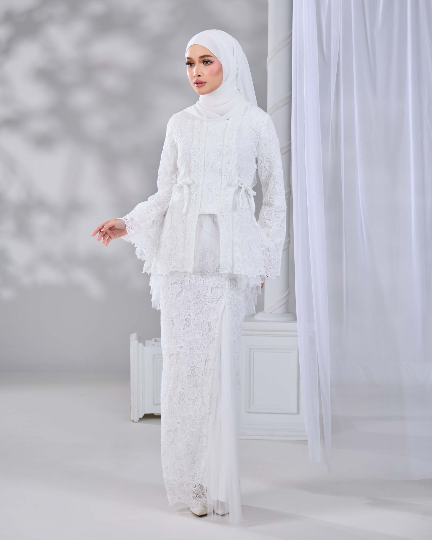 HANANIA KEBAYA (OFF WHITE)
