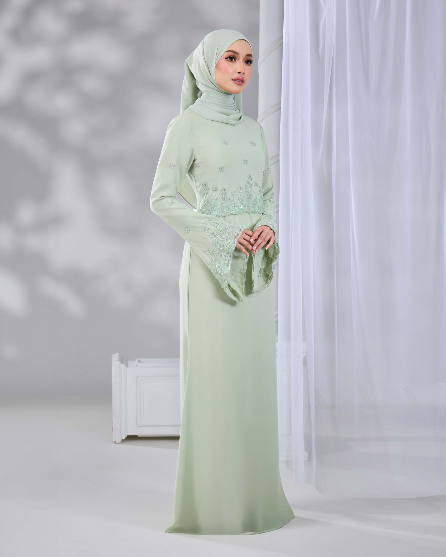 LARNIA DRESS (GREEN TEA)