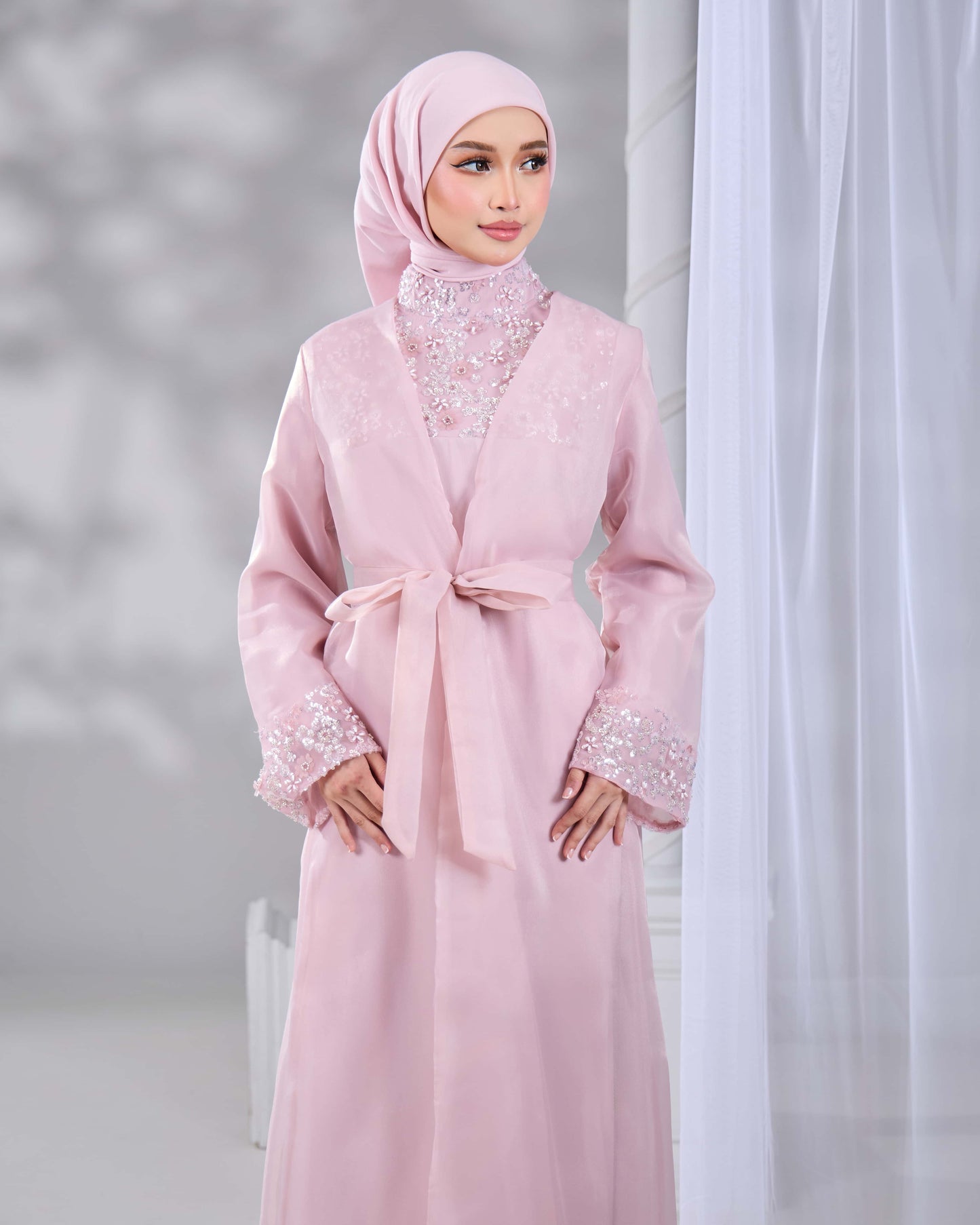 MINOR DEFECT MALIKA ABAYA PETITE (DUSTY PINK)