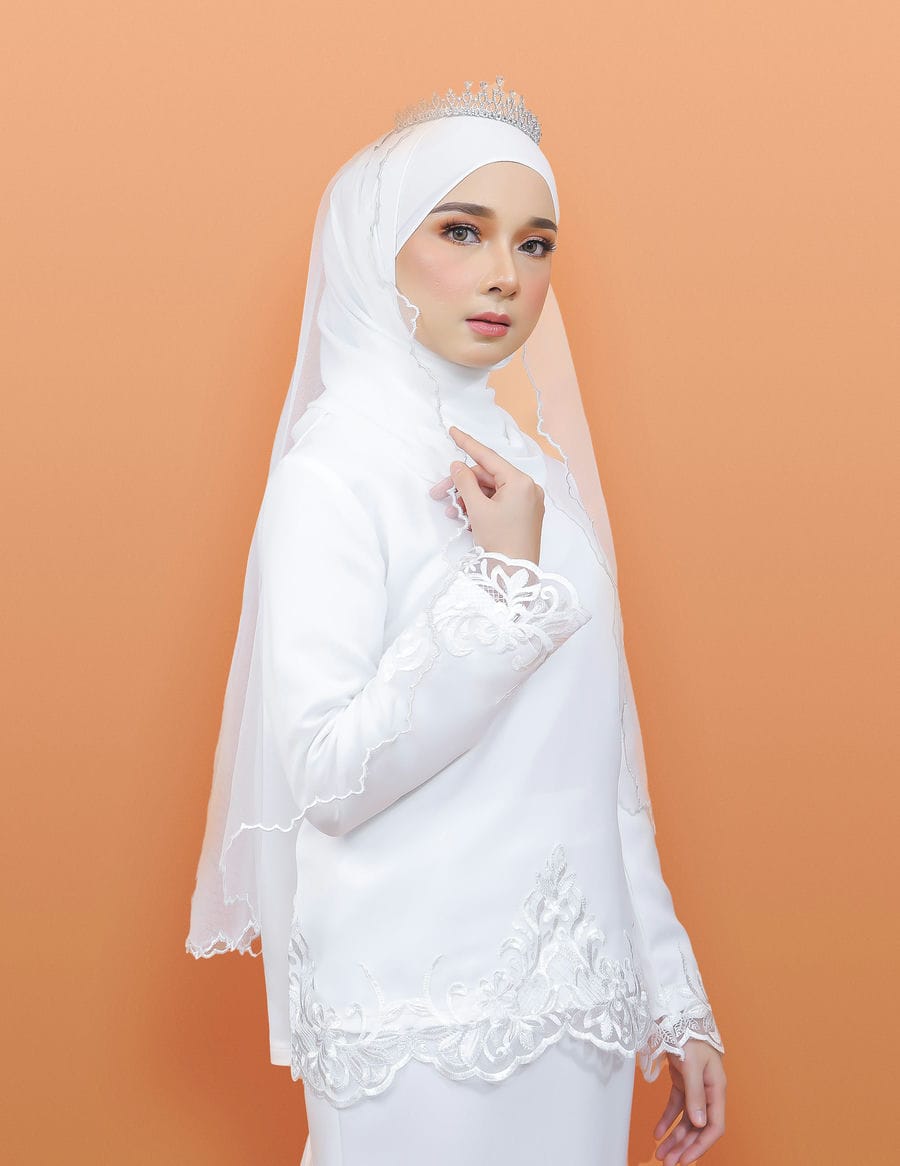 VEIL CODE A06 (OFF WHITE)
