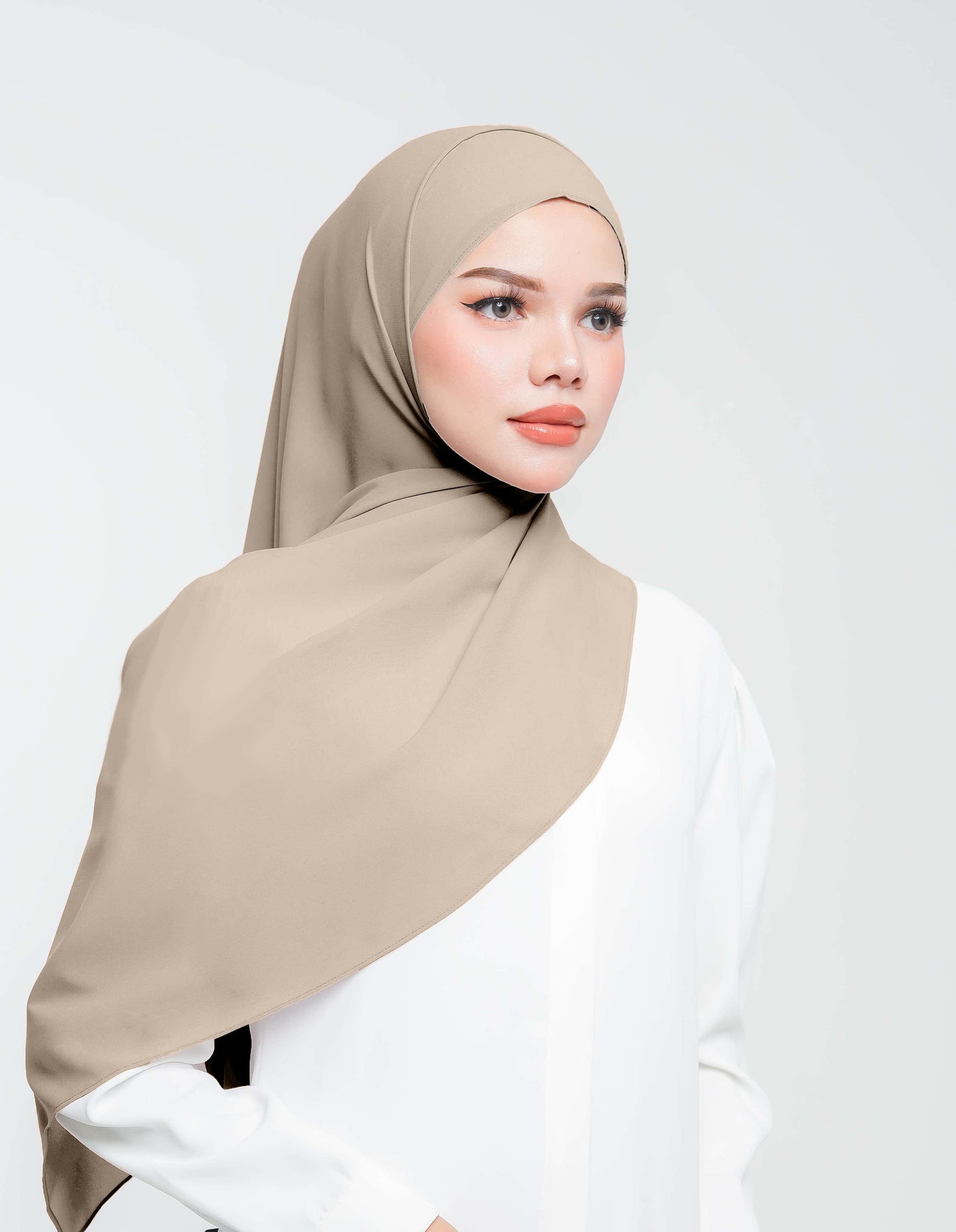 THALIA SHAWL (LATTE)