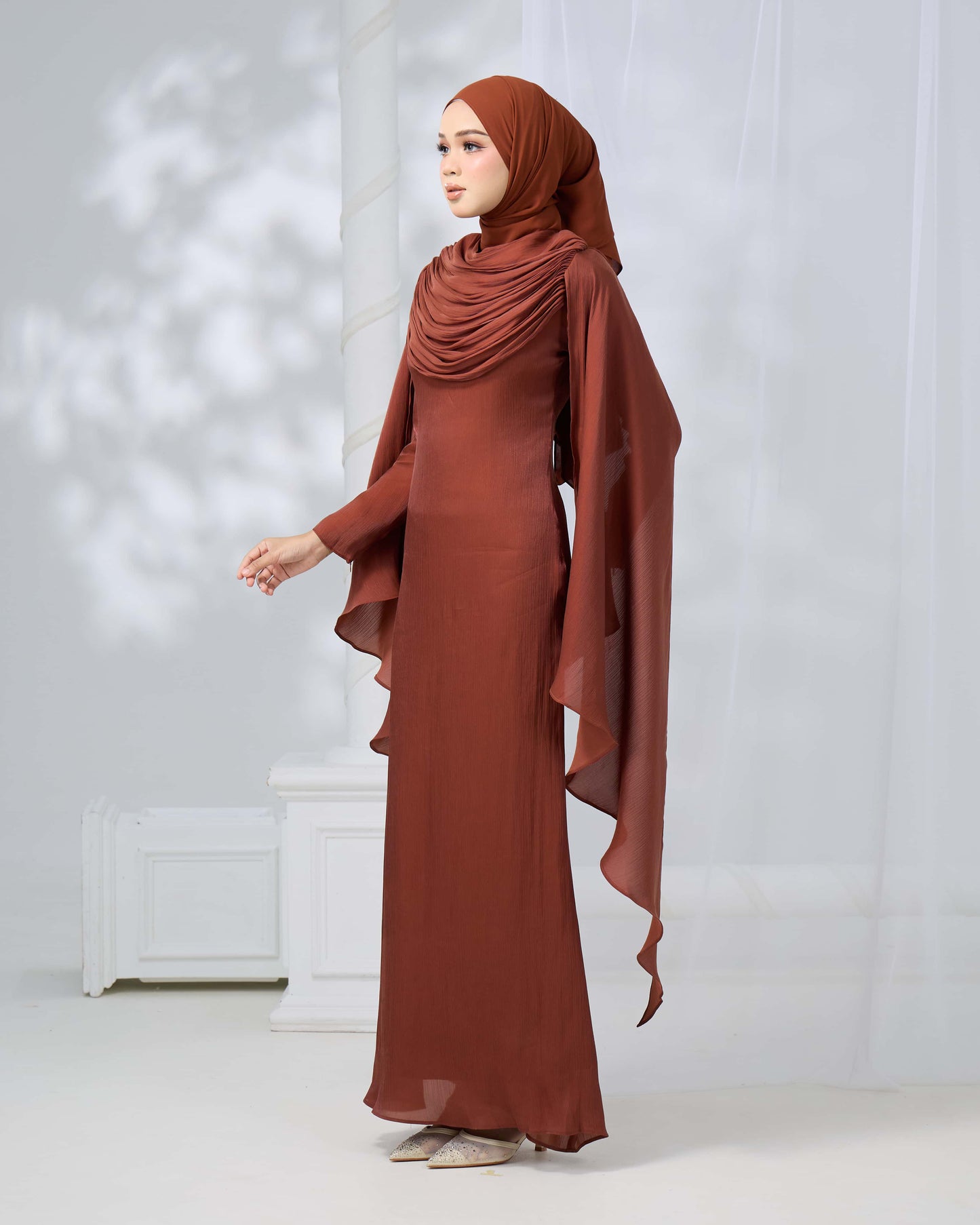 MINOR DEFECT ARLENA DRESS (BROWN)