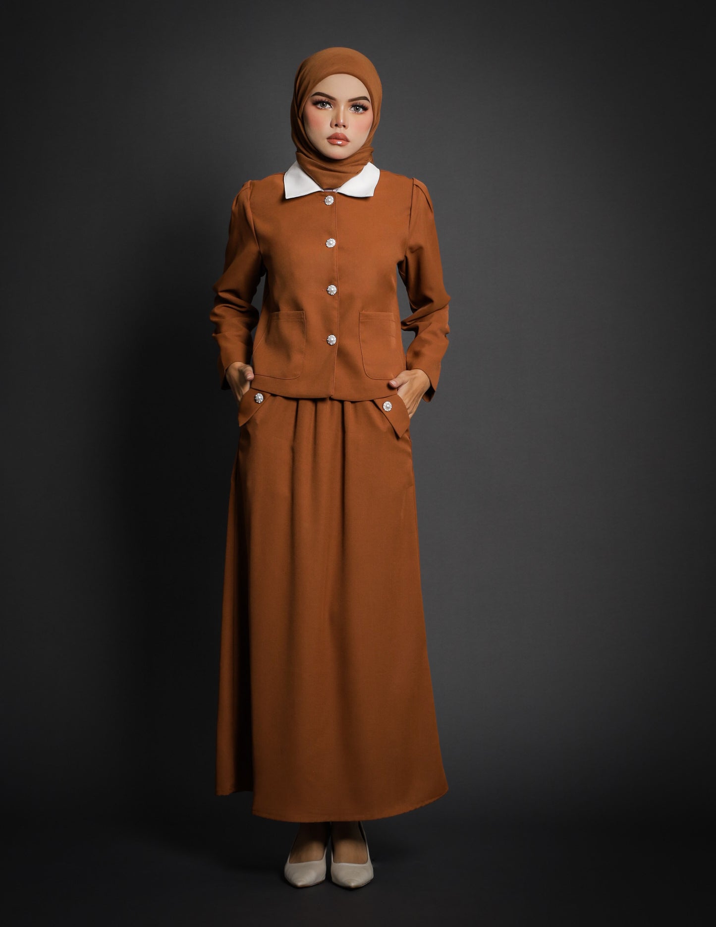 YURI DRESS (BROWN)