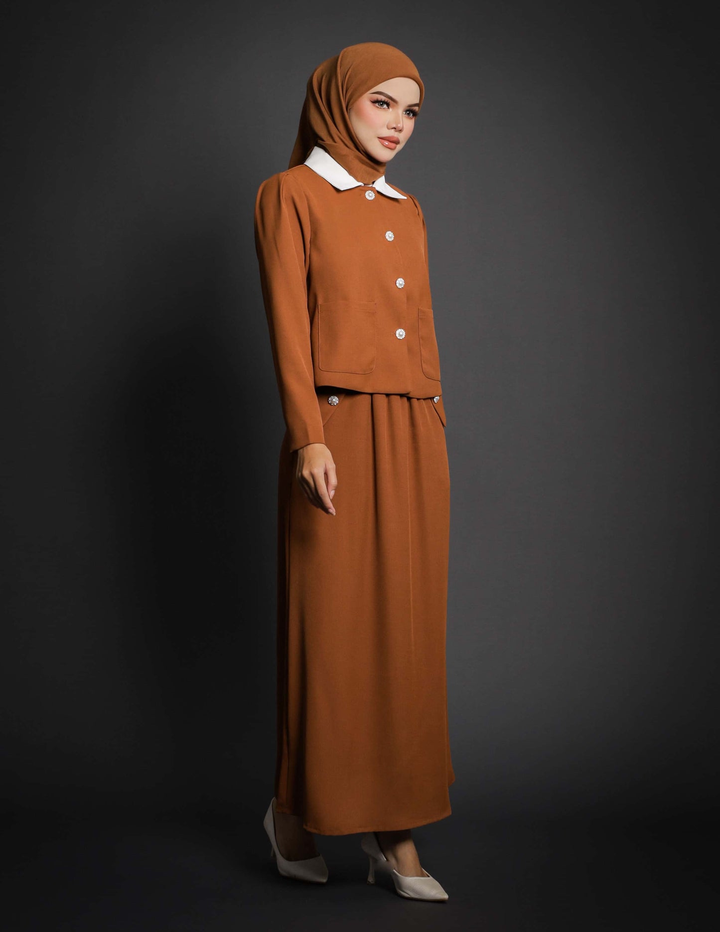 YURI DRESS (BROWN)