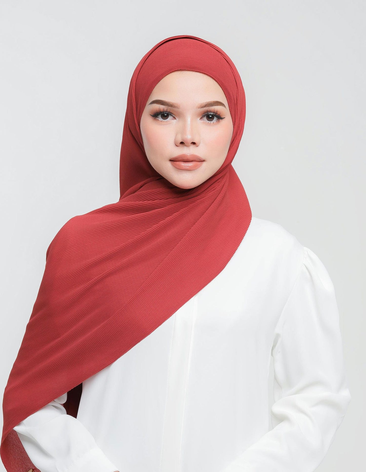 EVA PLEATED SHAWL (RED)