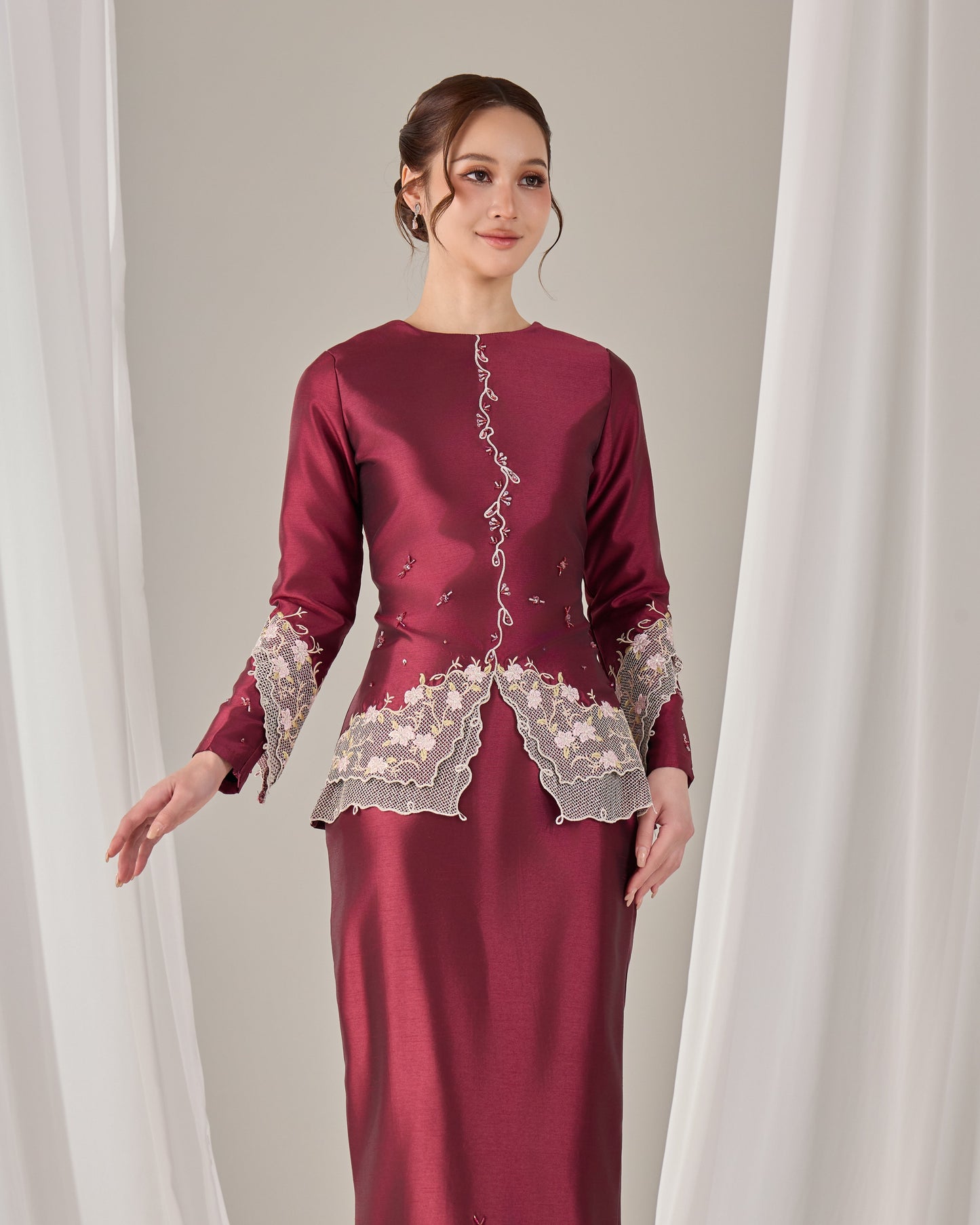MINOR DEFECT KATHRYN MINI KURUNG (BURGUNDY)