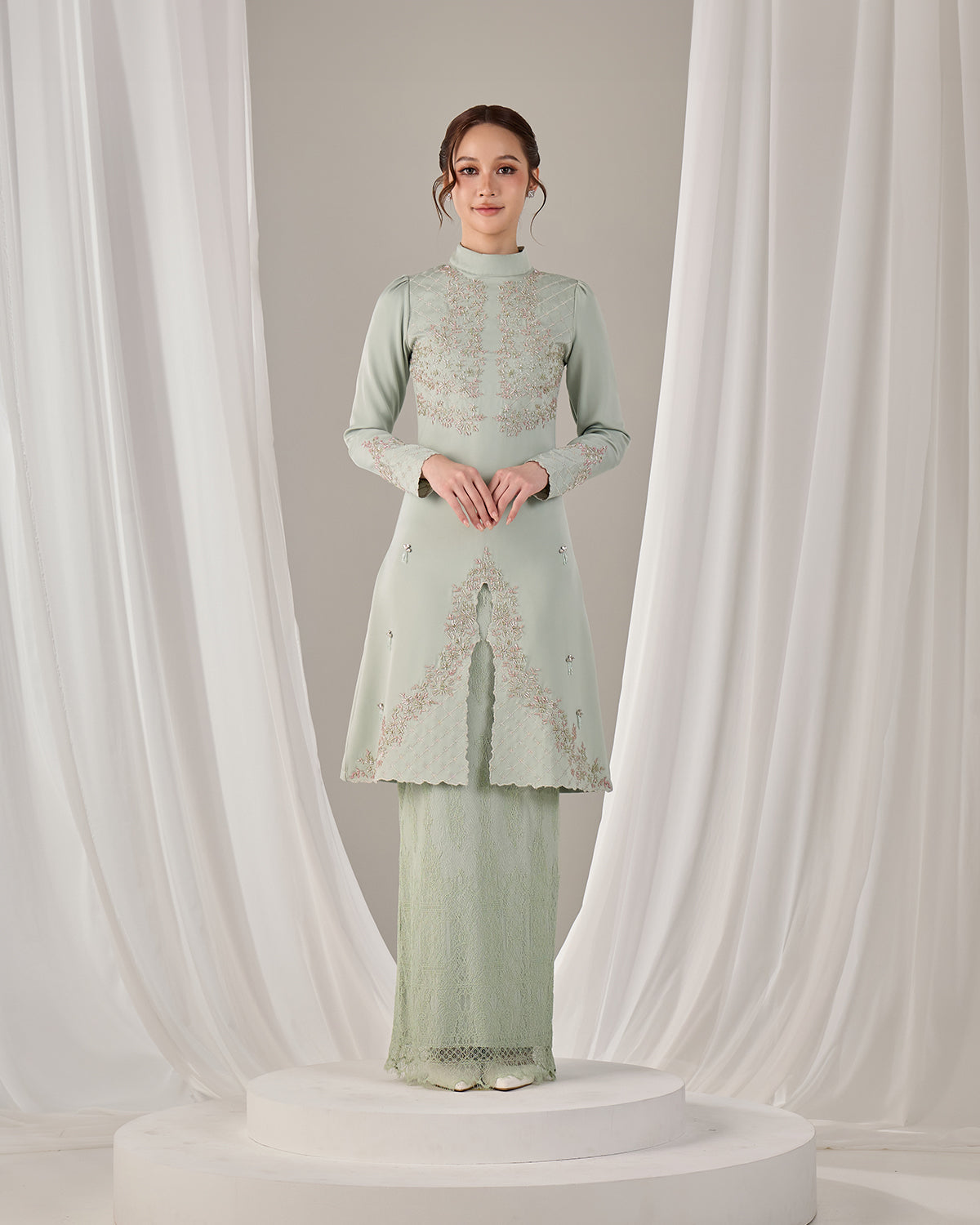 ISYANA KURUNG (GREEN TEA)