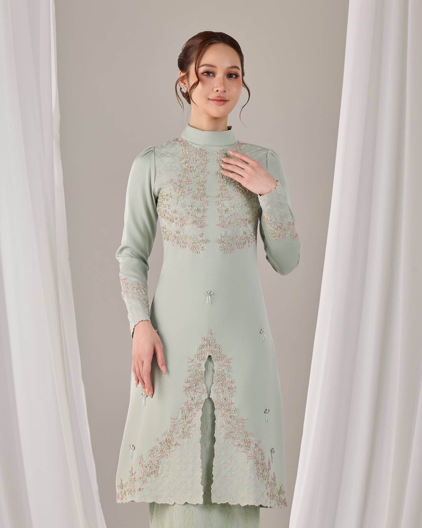 ISYANA KURUNG (GREEN TEA)