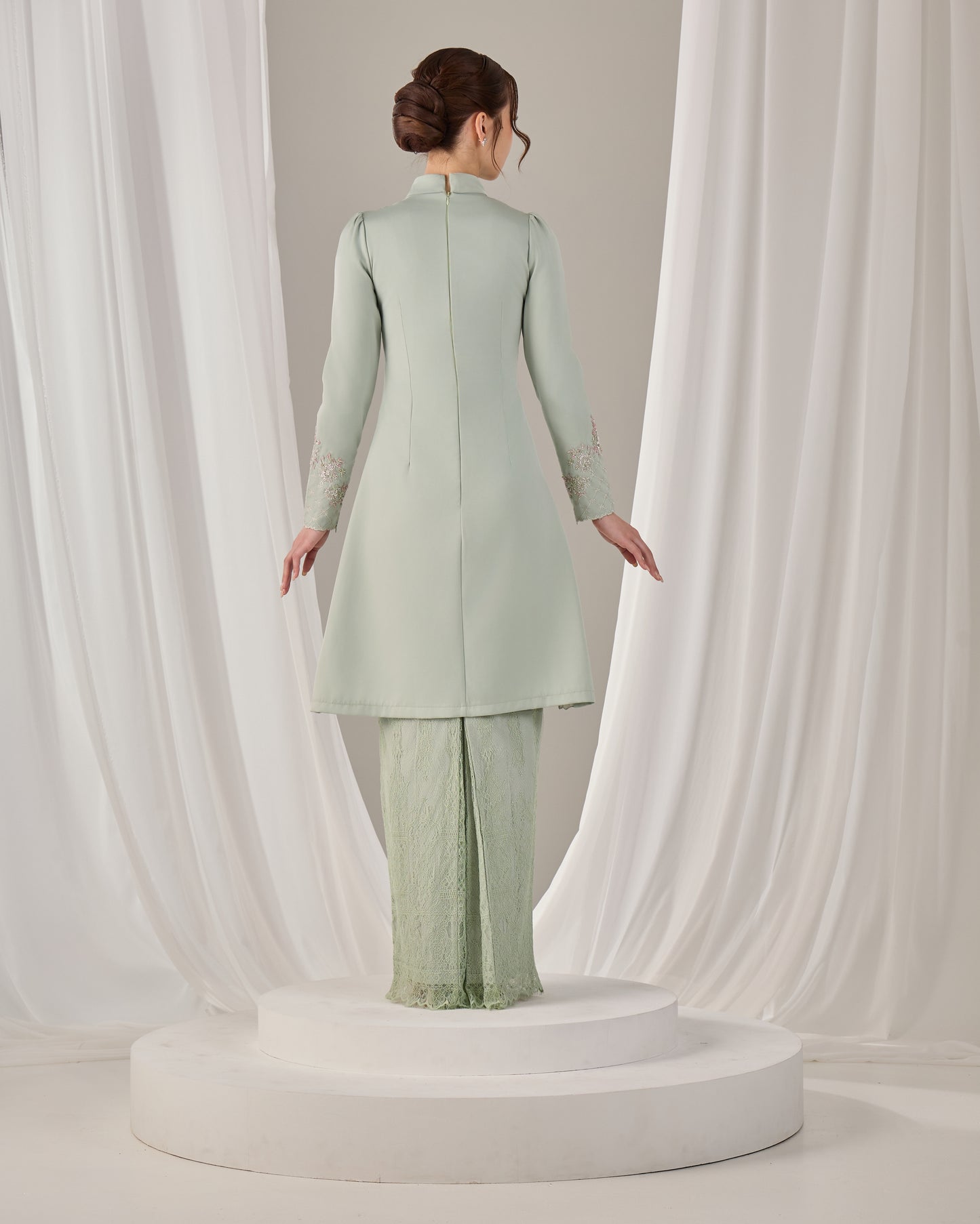 ISYANA KURUNG (GREEN TEA)