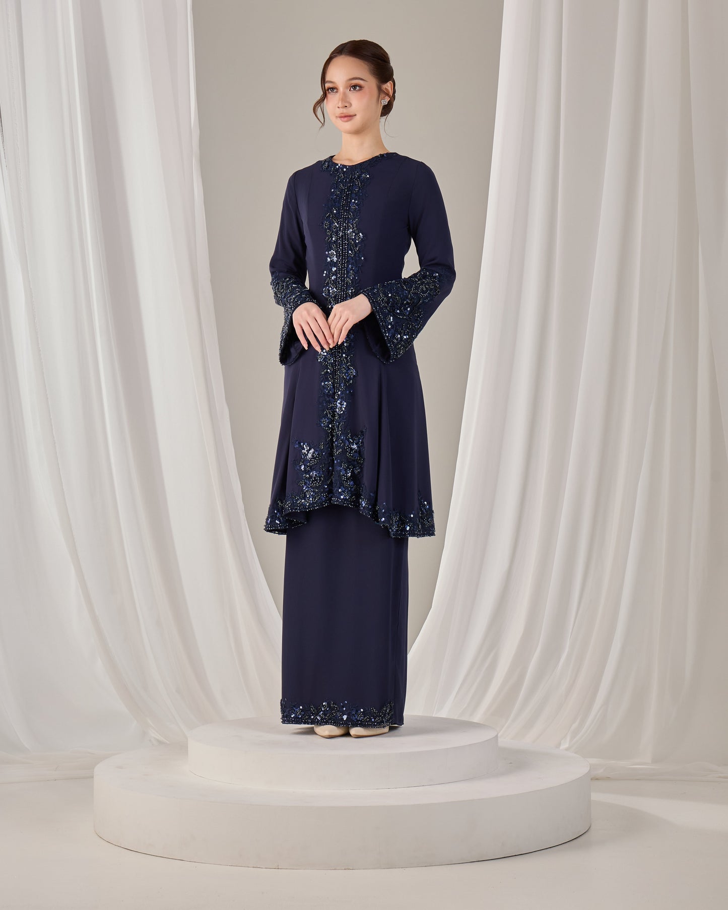 MINOR DEFECT NAEEMA KEBARUNG (NAVY BLUE)