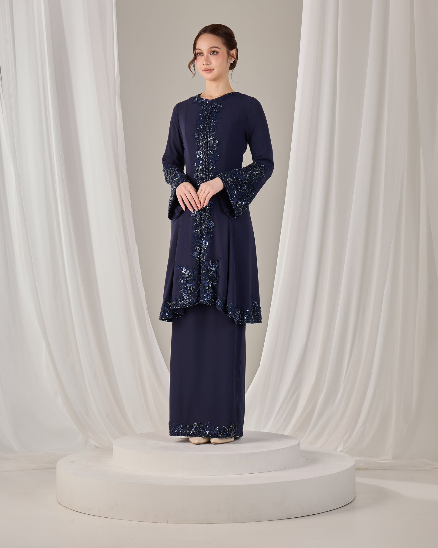 NAEEMA KEBARUNG (NAVY BLUE)