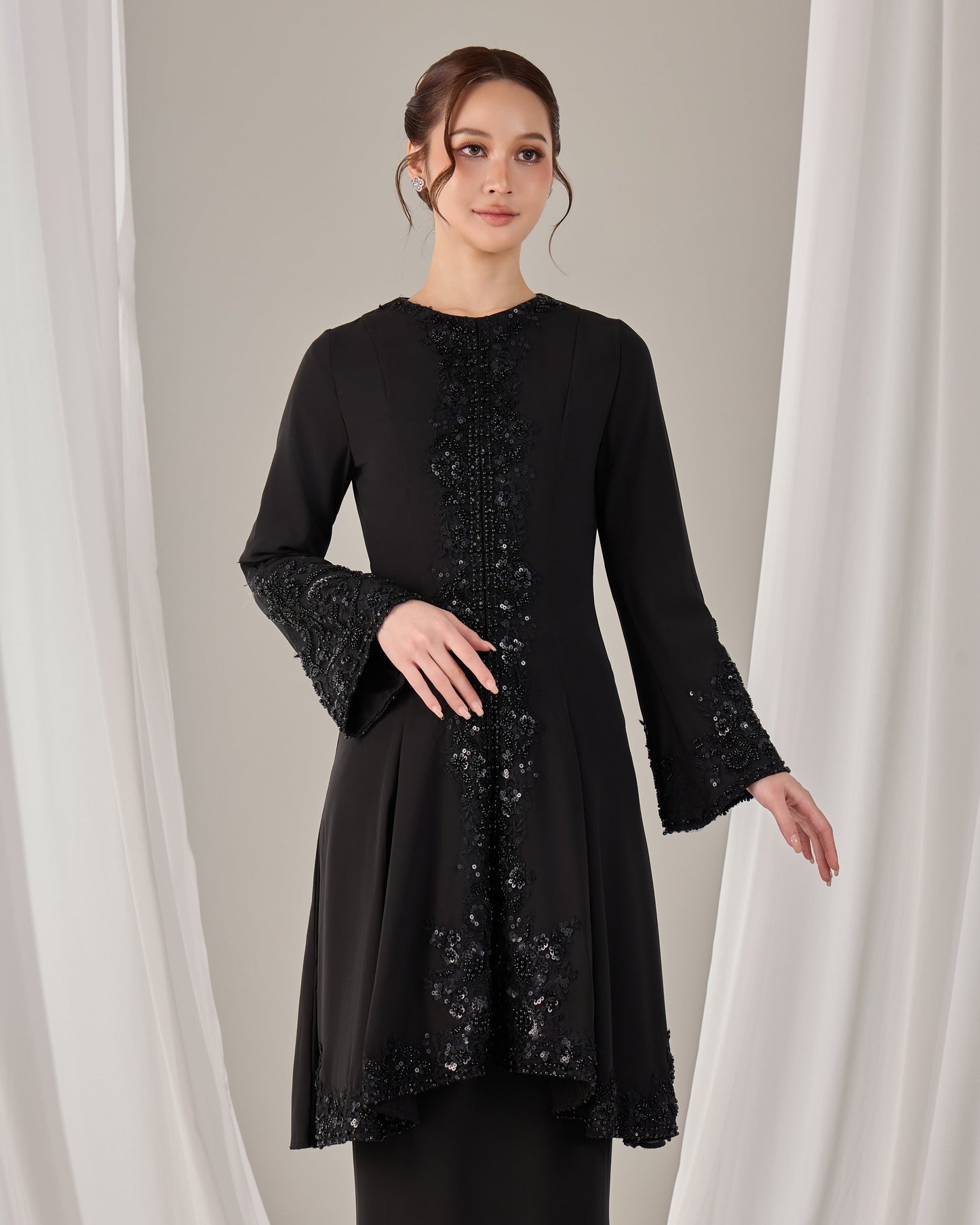 MINOR DEFECT NAEEMA KEBARUNG (BLACK)