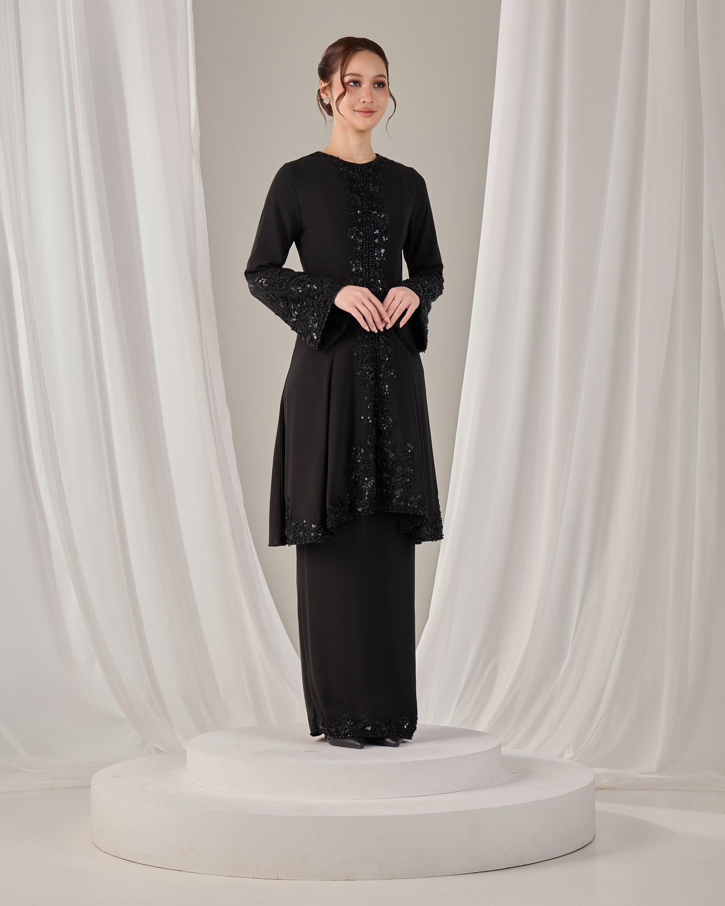 NAEEMA KEBARUNG (BLACK)