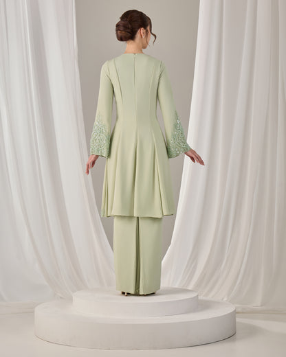 NAEEMA KEBARUNG (GREEN TEA)