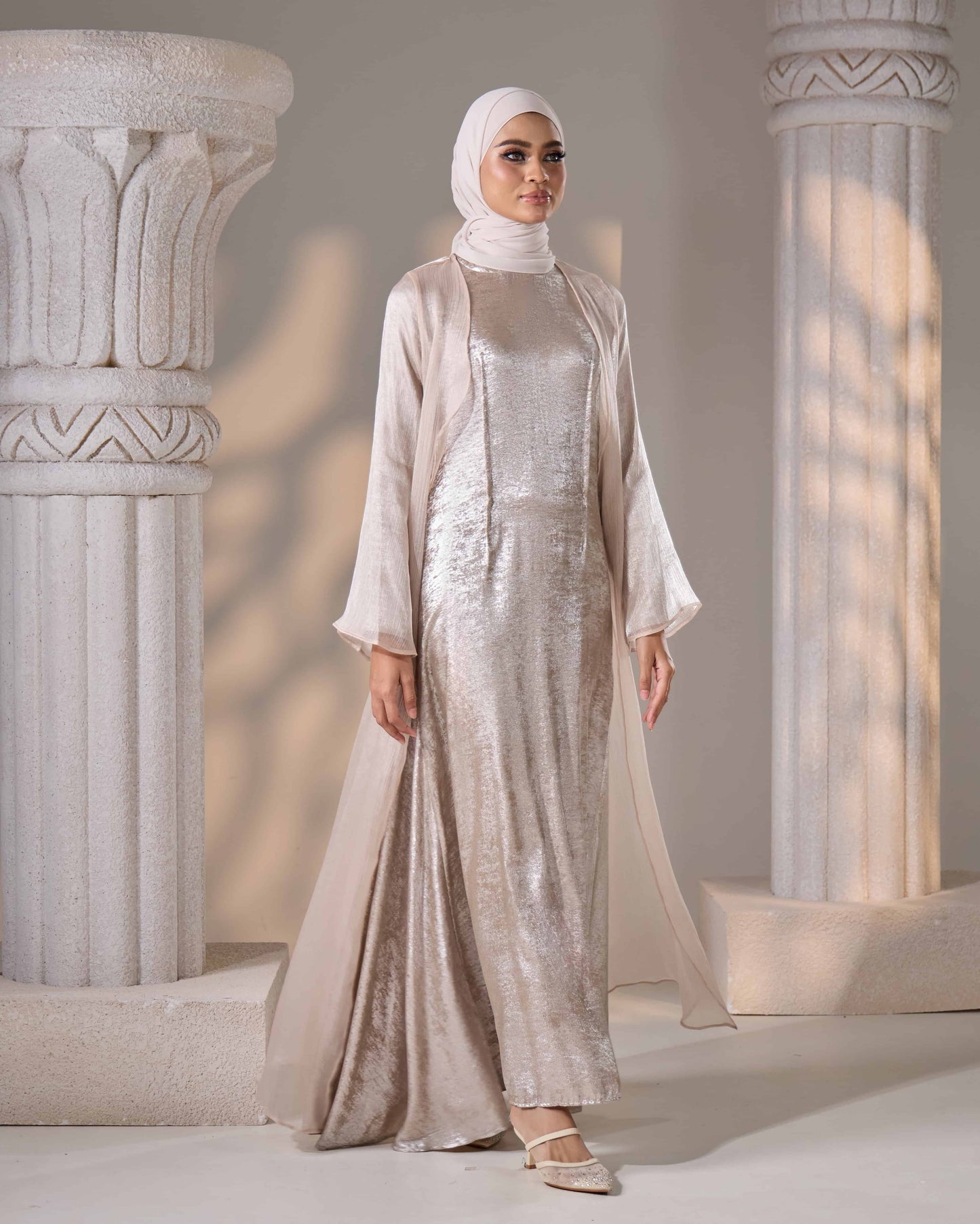 MINOR DEFECT ASMAA ABAYA (CHAMPAGNE)