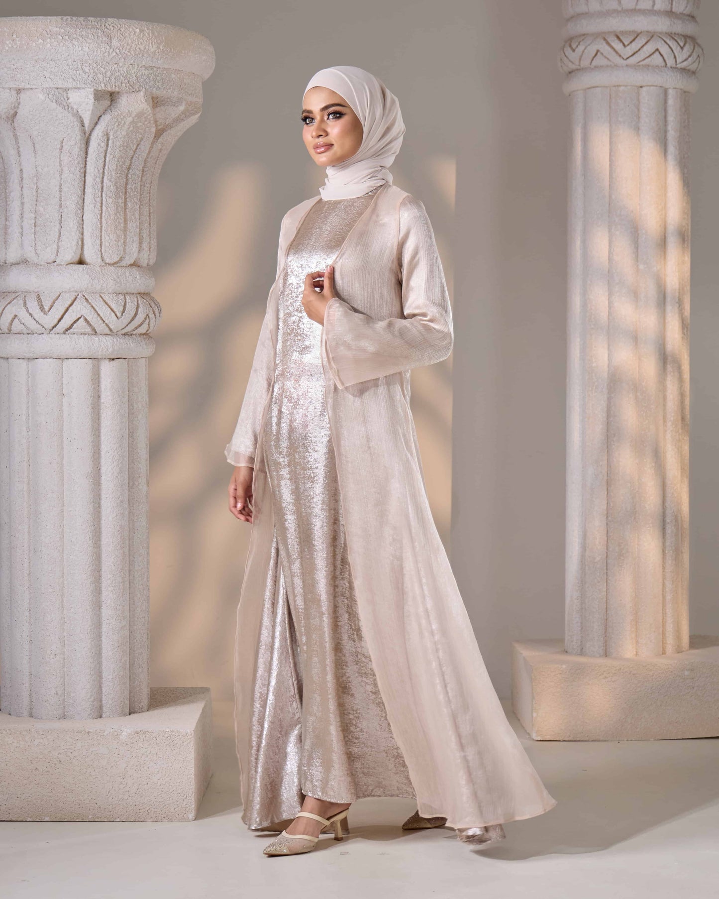 MINOR DEFECT ASMAA ABAYA (CHAMPAGNE)