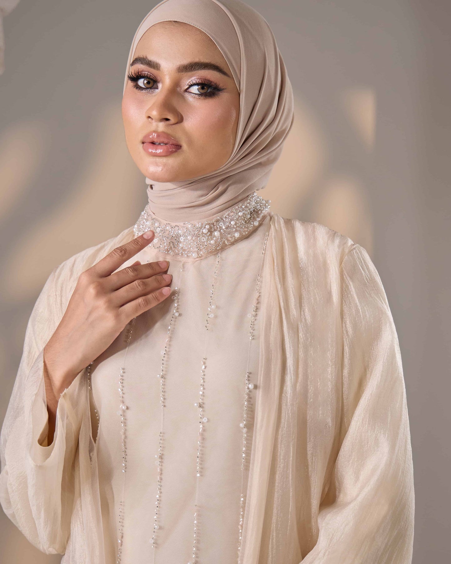 MAHA ABAYA (CHAMPAGNE)