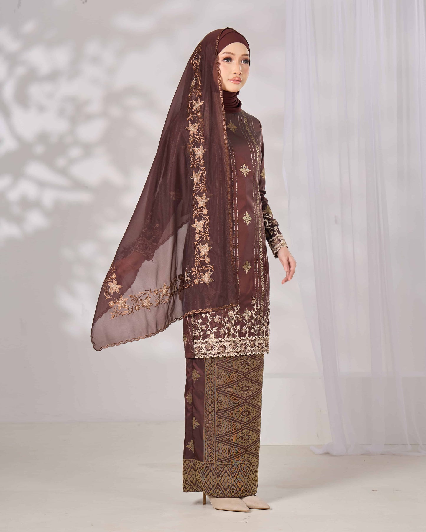 DAHLIA SELENDANG (BROWN)