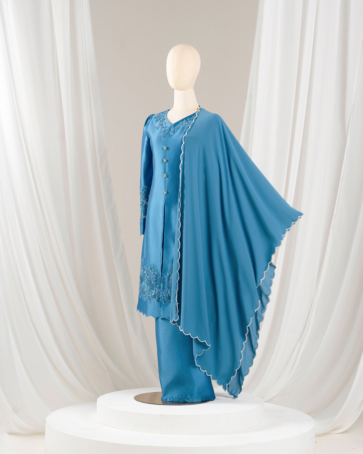 IRINA SELENDANG (DIAMOND BLUE)