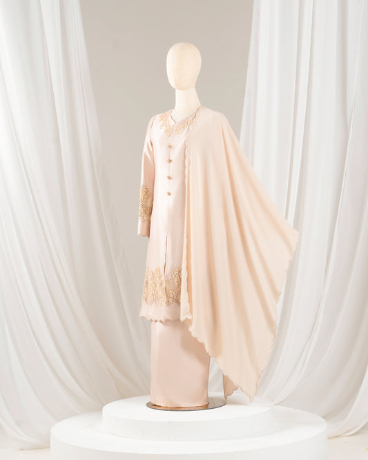 IRINA SELENDANG (CHAMPAGNE)