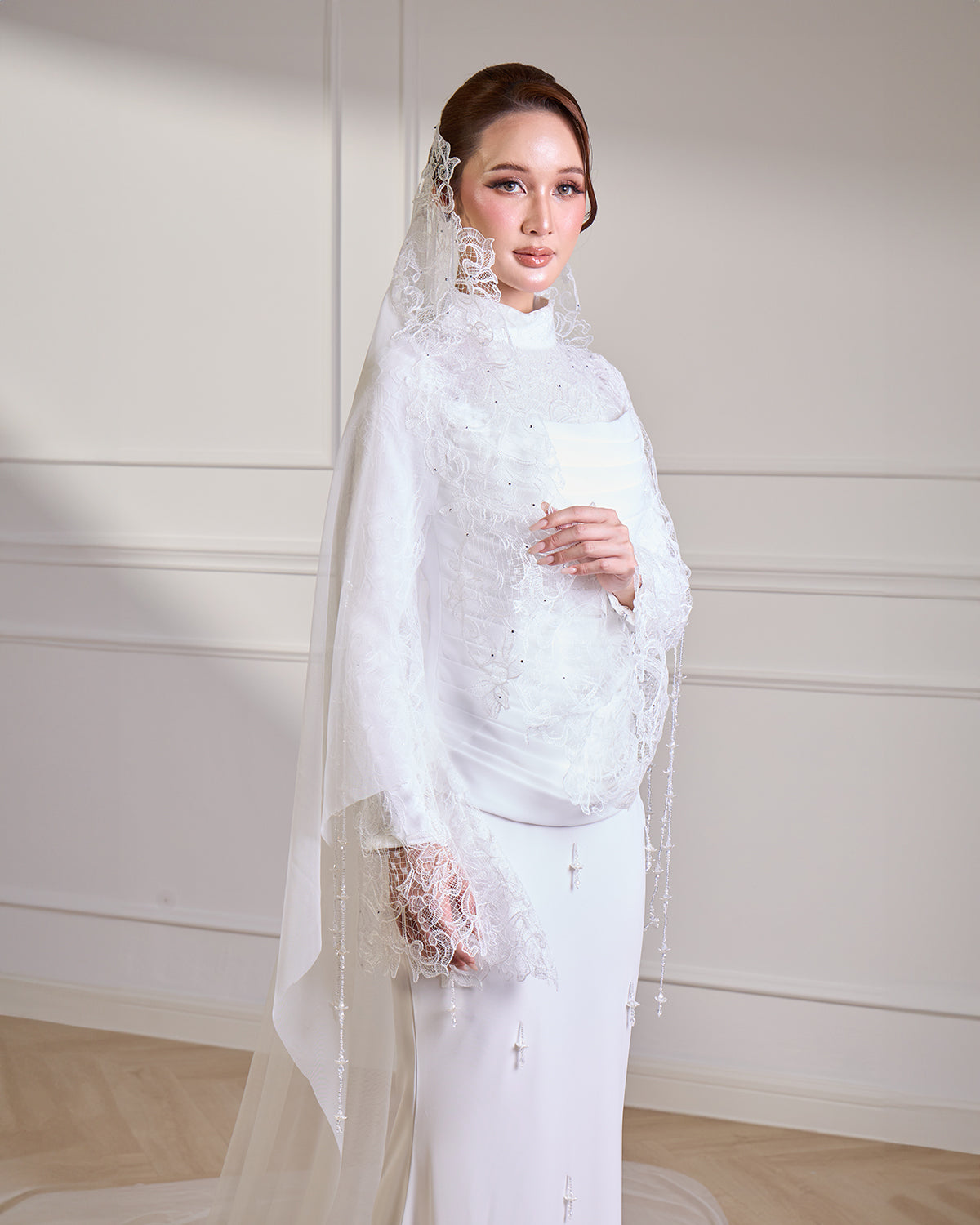 LUNEA VEIL (OFF WHITE)
