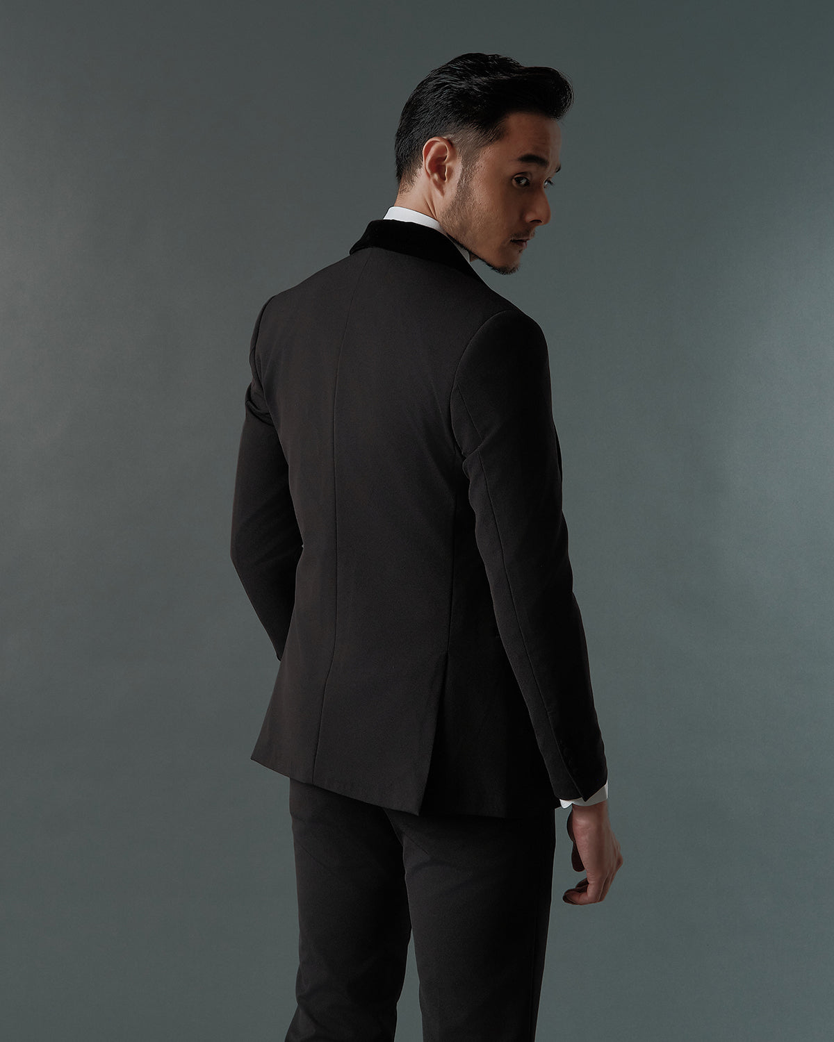 THE MONROE SINGLE BREASTED SUIT (BLACK)