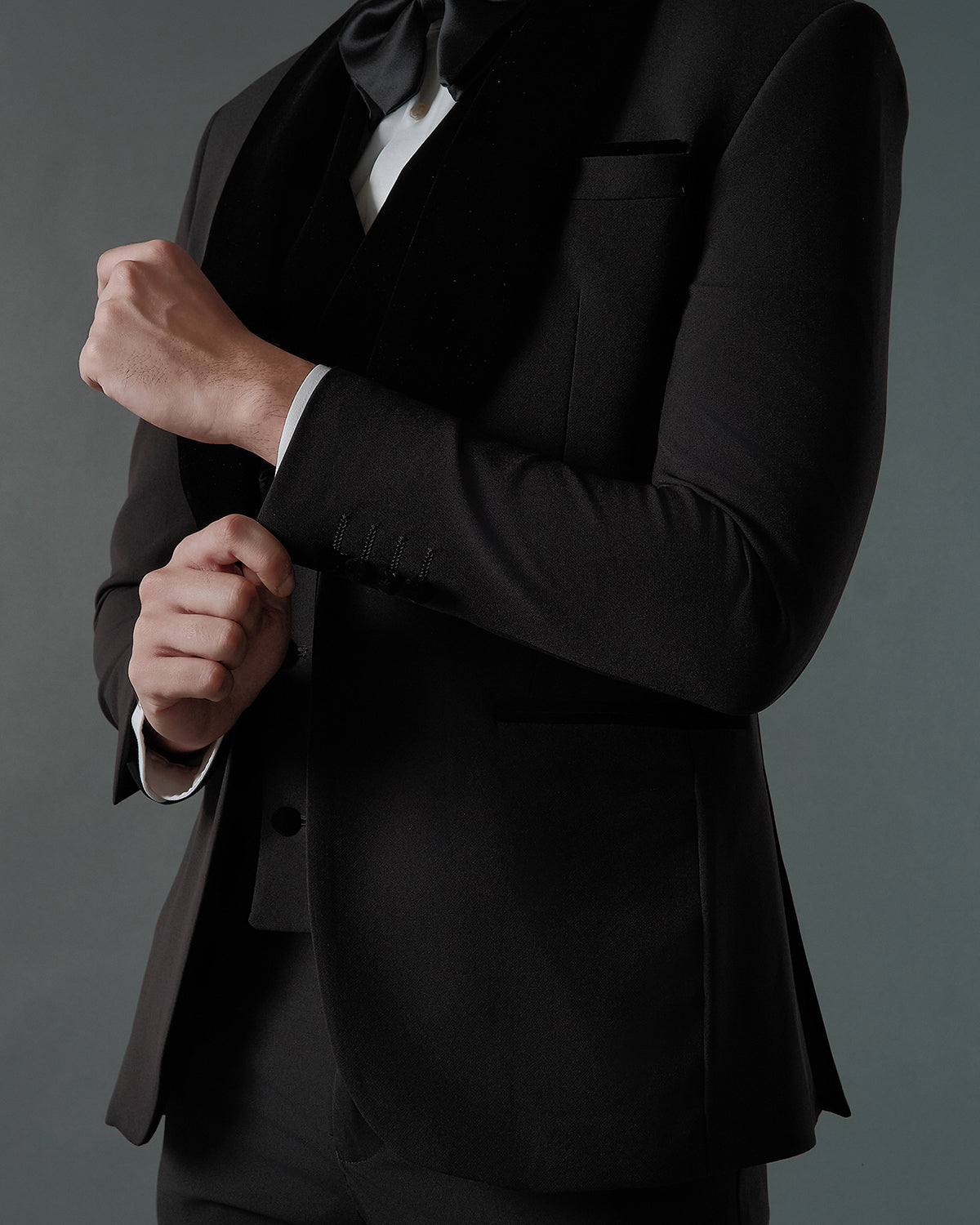 THE MONROE SINGLE BREASTED SUIT (BLACK)