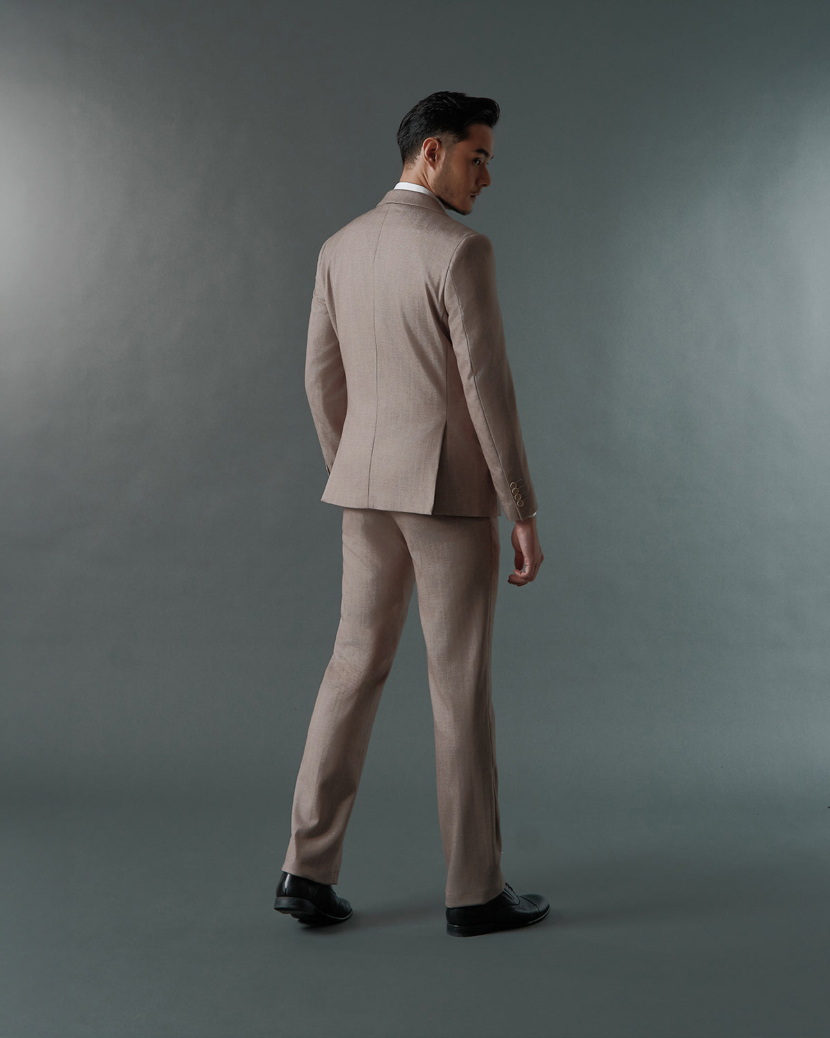 THE ALDEN SINGLE BREASTED SUIT (ALMOND BEIGE)