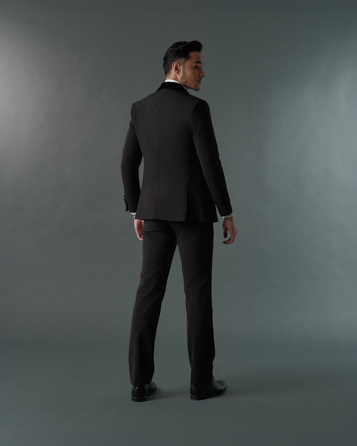 THE MONROE SINGLE BREASTED SUIT (BLACK)