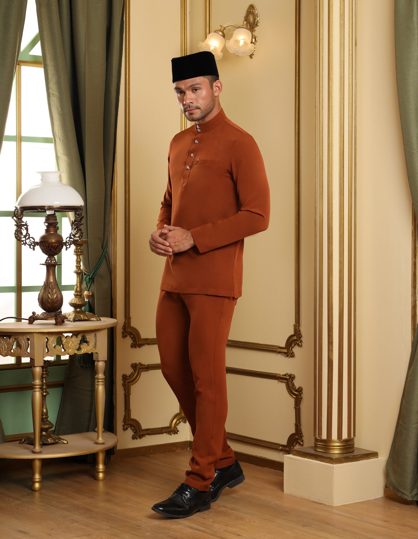 MINOR DEFECT SOULTAN BAJU MELAYU (BROWN)