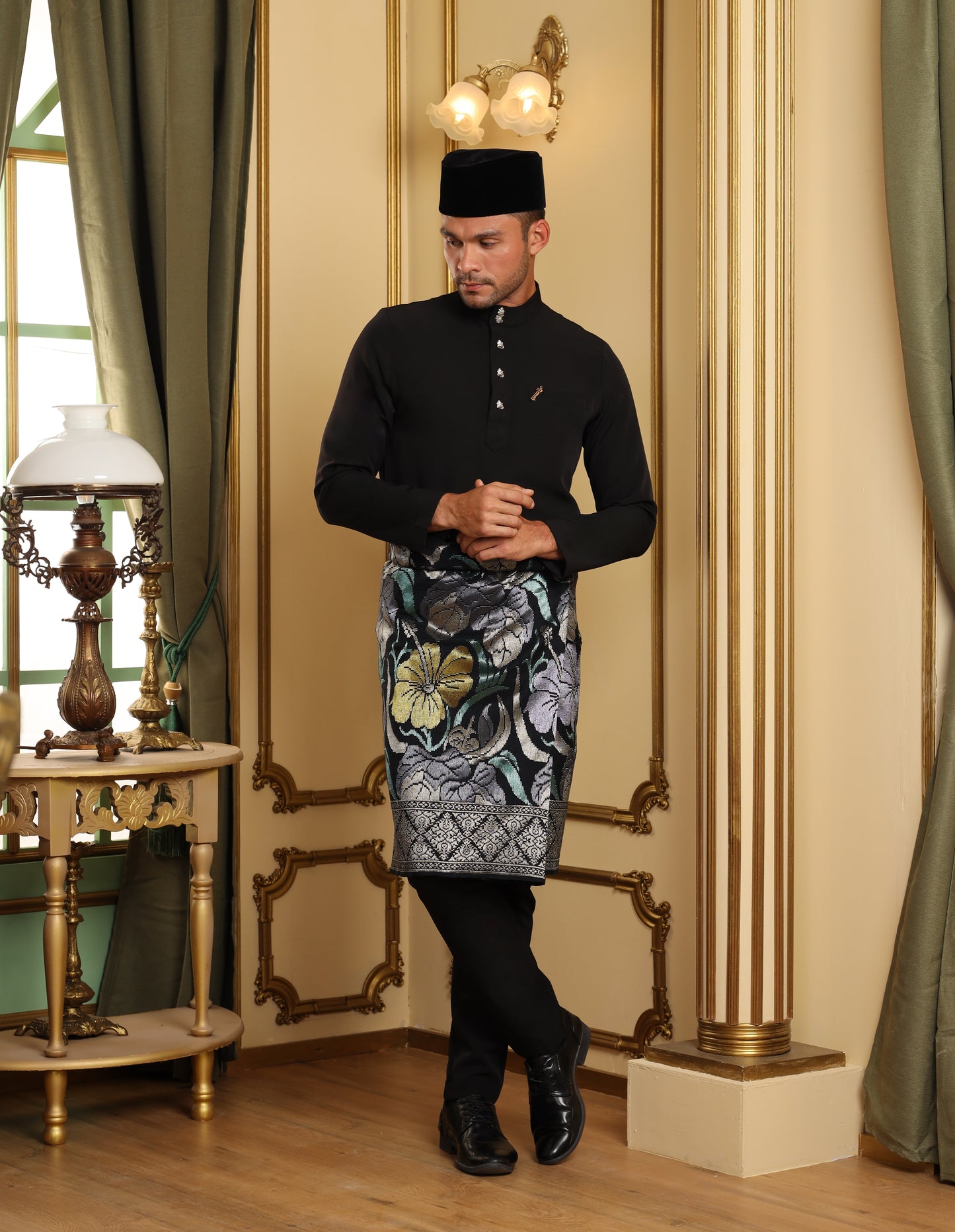 MINOR DEFECT SOULTAN BAJU MELAYU (BLACK)