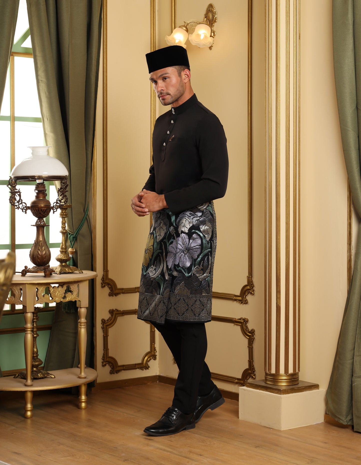 MINOR DEFECT SOULTAN BAJU MELAYU (BLACK)