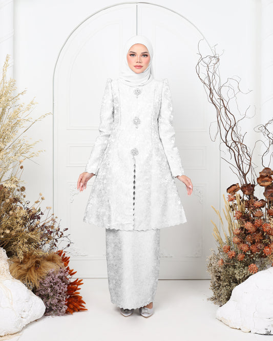 ZEHRA KEBAYA (OFF WHITE)